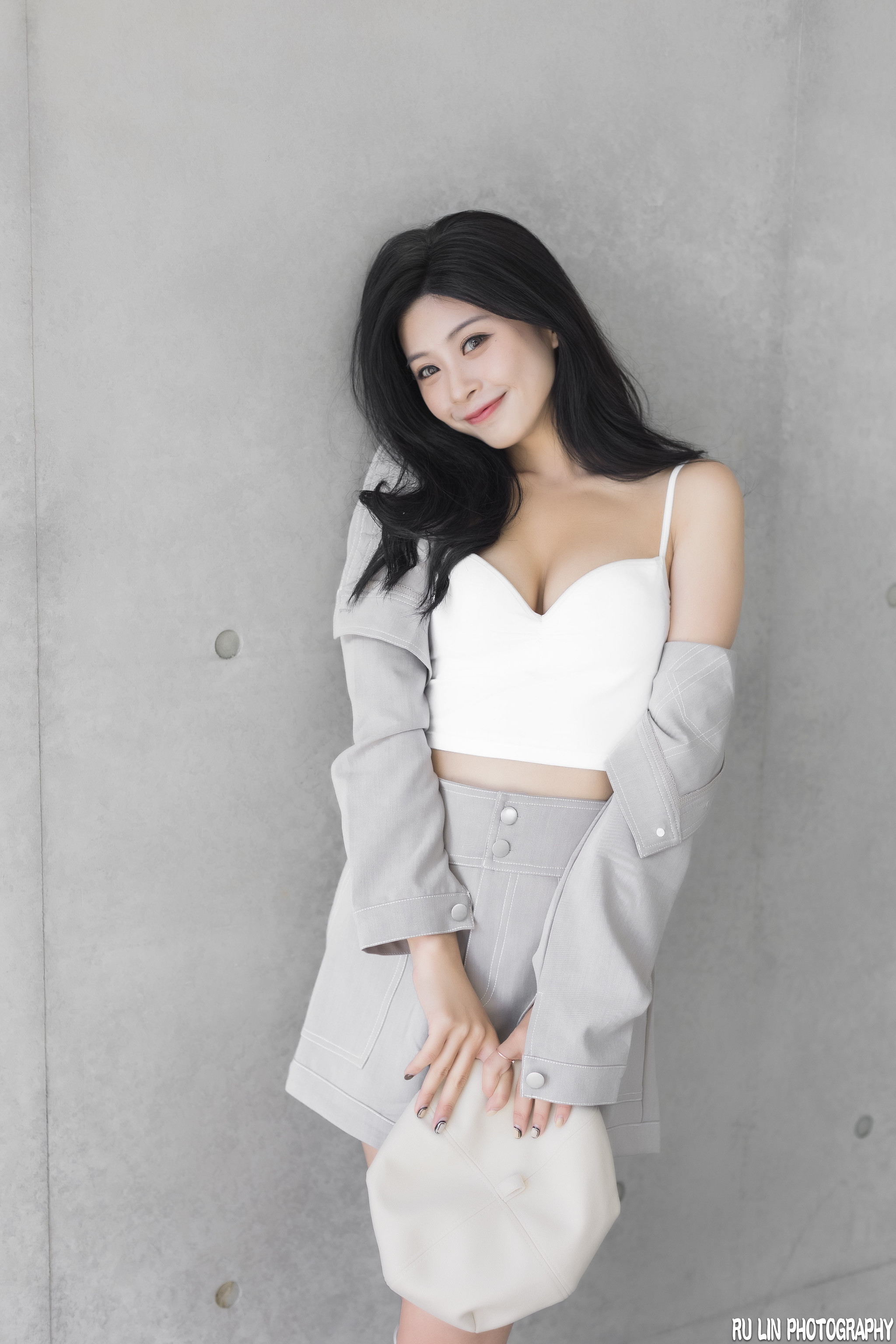 Ru Lin Women PinQ Asian Dark Hair Makeup Casual Wall Outdoors Grey Clothing White Clothing Berets Wh 2048x3072