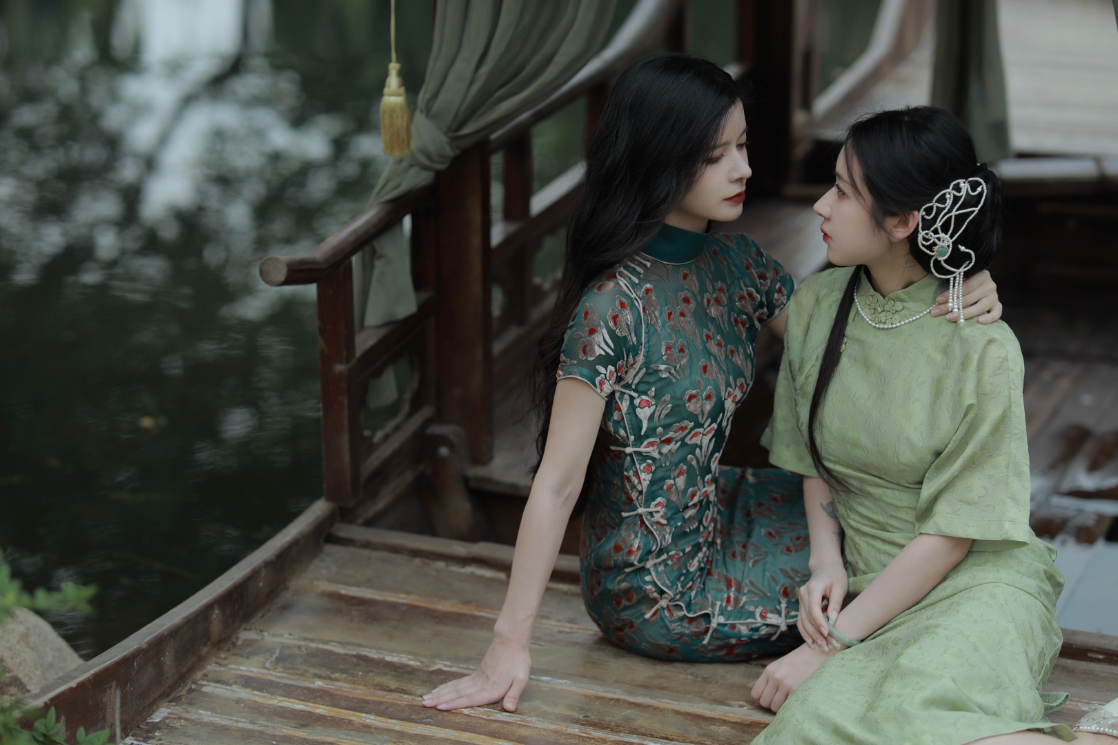 Women Chinese Asian Two Women Cheongsam 1620x1080