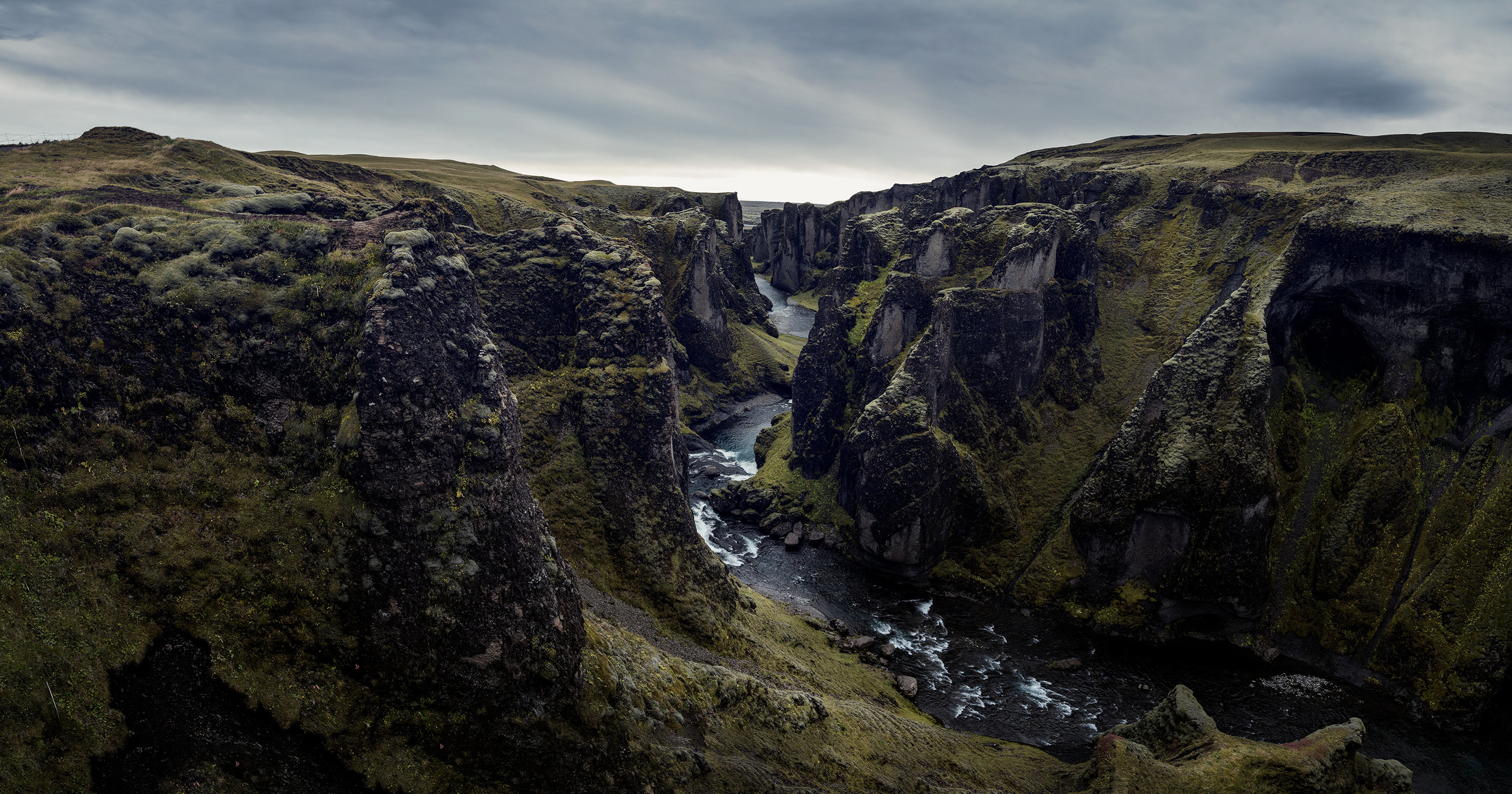 Canyon River Iceland Landscape Nature Photography Fjadrargljufur Rocks Sky Clouds Europa 2800x1471