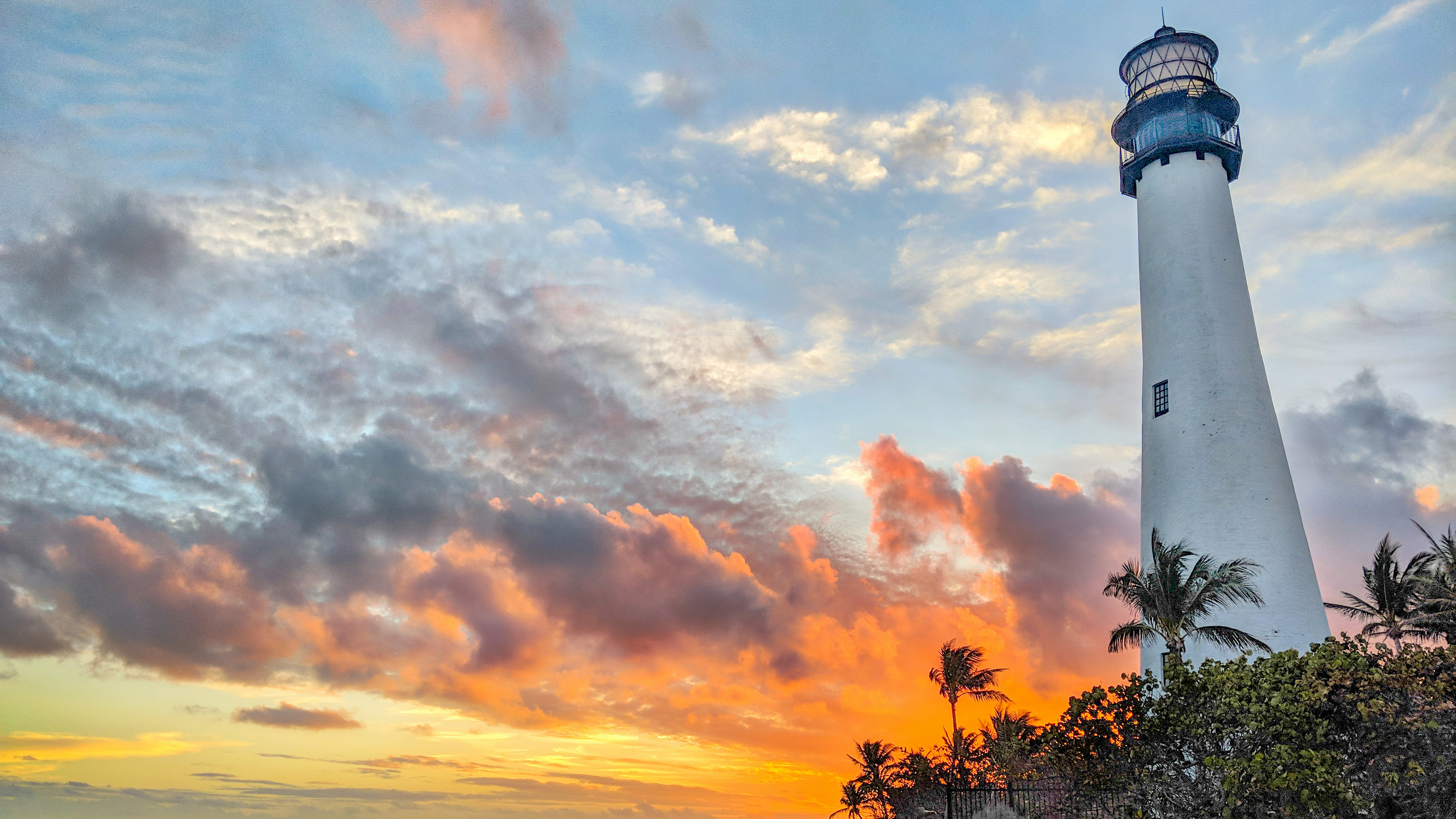 Trey Ratcliff Photography Lighthouse Sunset Palm Trees Clouds Sky Sunset Glow 3840x2160