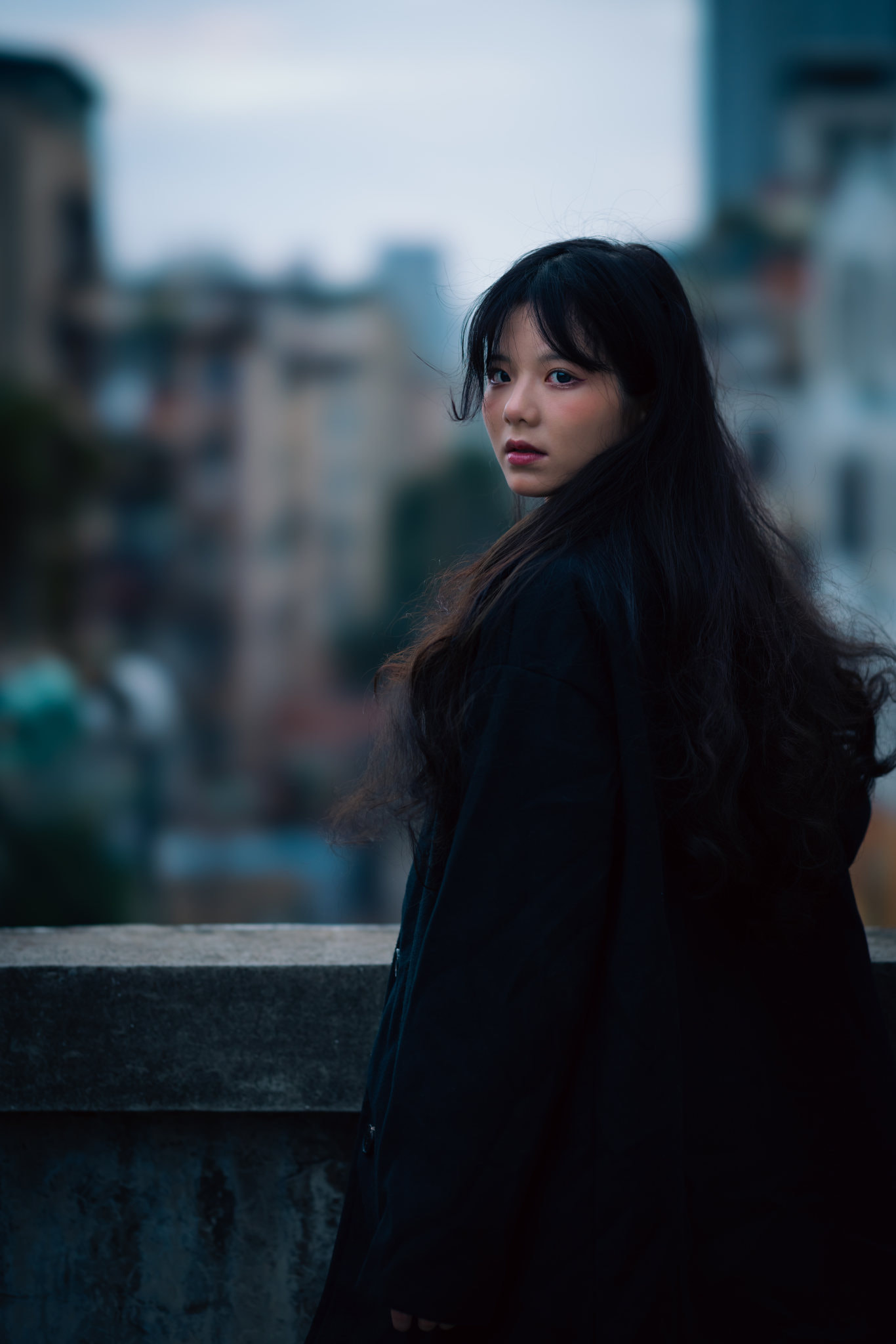 Qin Xiaoqiang Women Asian Dark Hair Looking At Viewer Blush Black Clothing Rooftops Cold 1366x2048