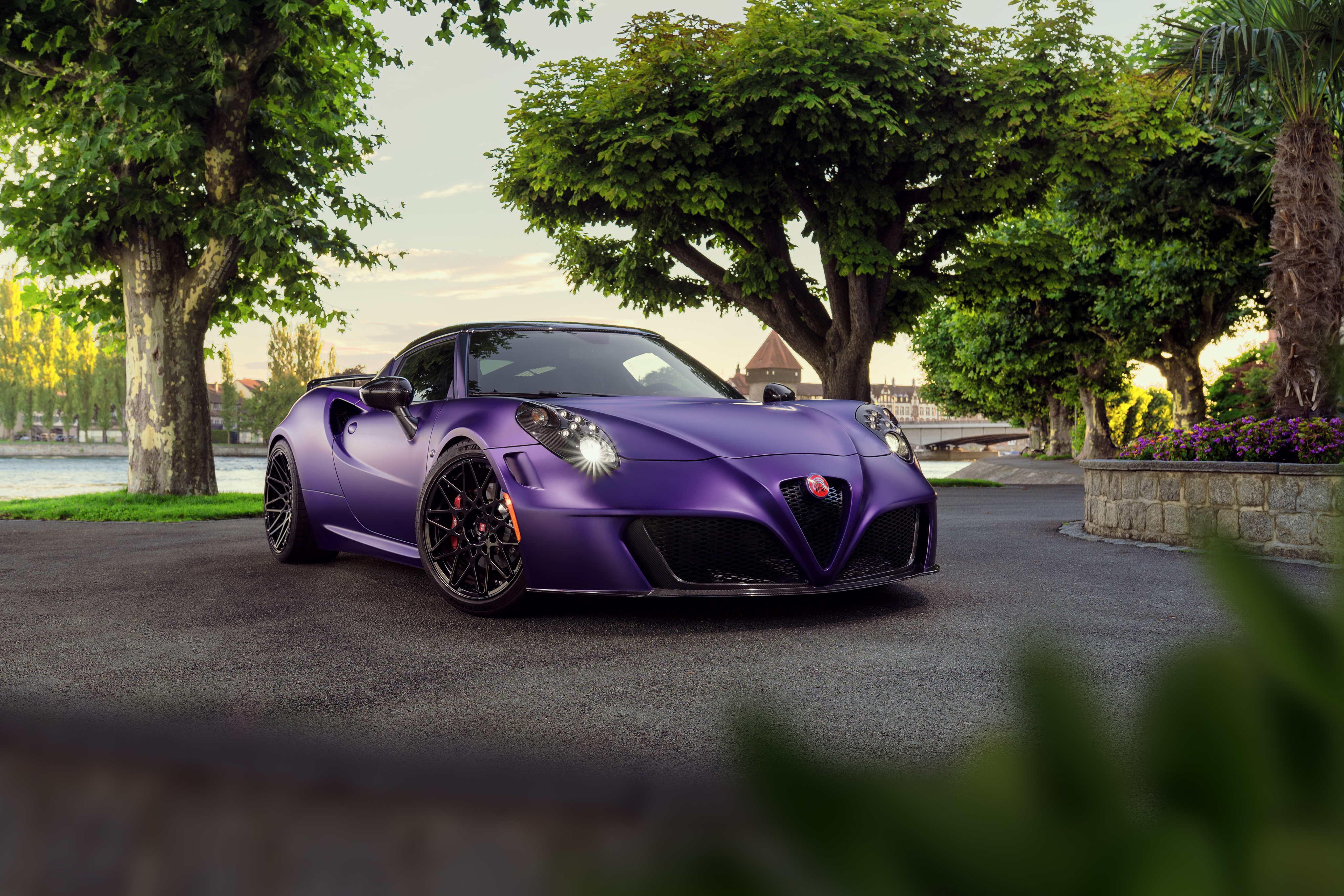 Purple Car 4096x2731