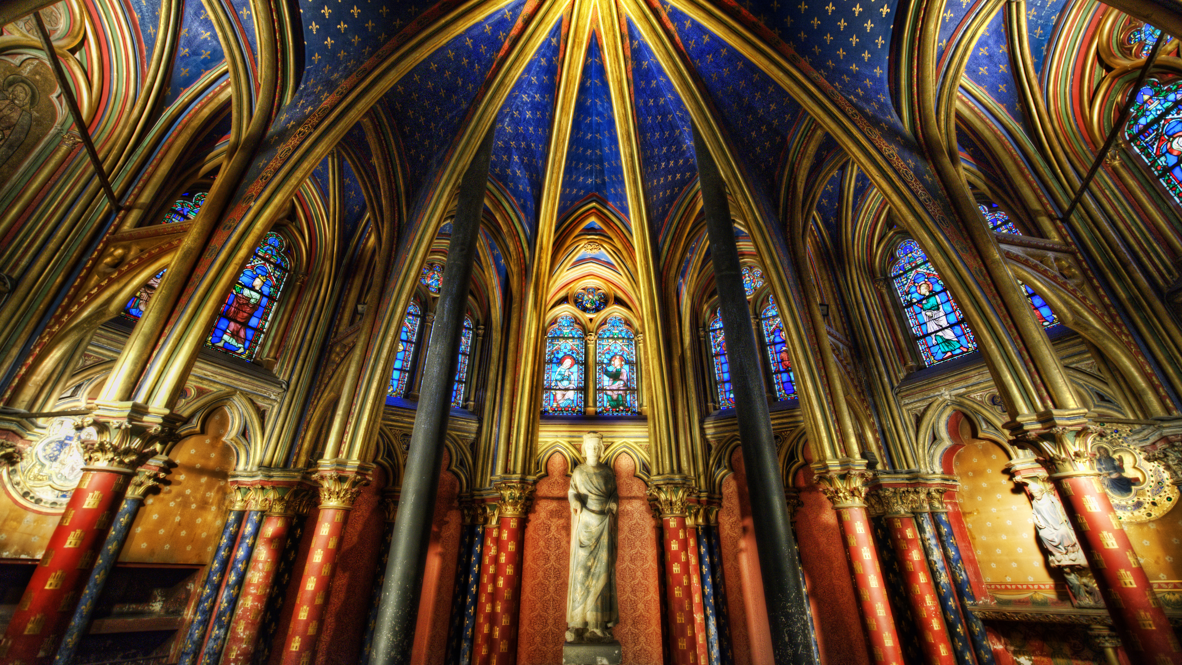 Trey Ratcliff Photography 4K France Interior Architecture Window Colorful Statue Church 3840x2160