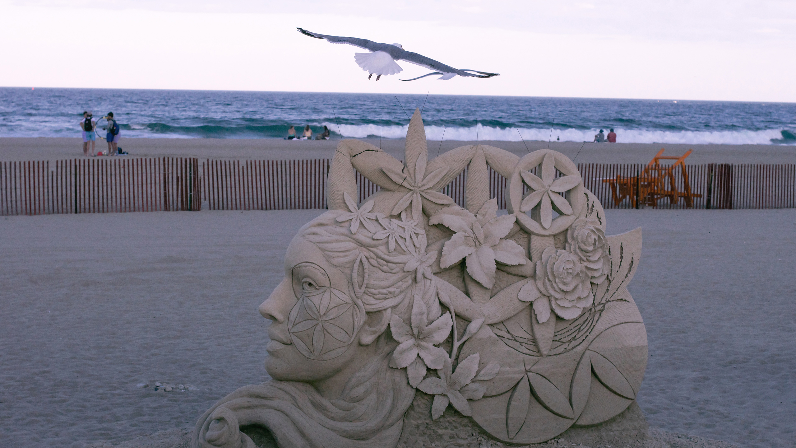 Sand Sculpture Beach Seagulls Sculpture Sea 2560x1440