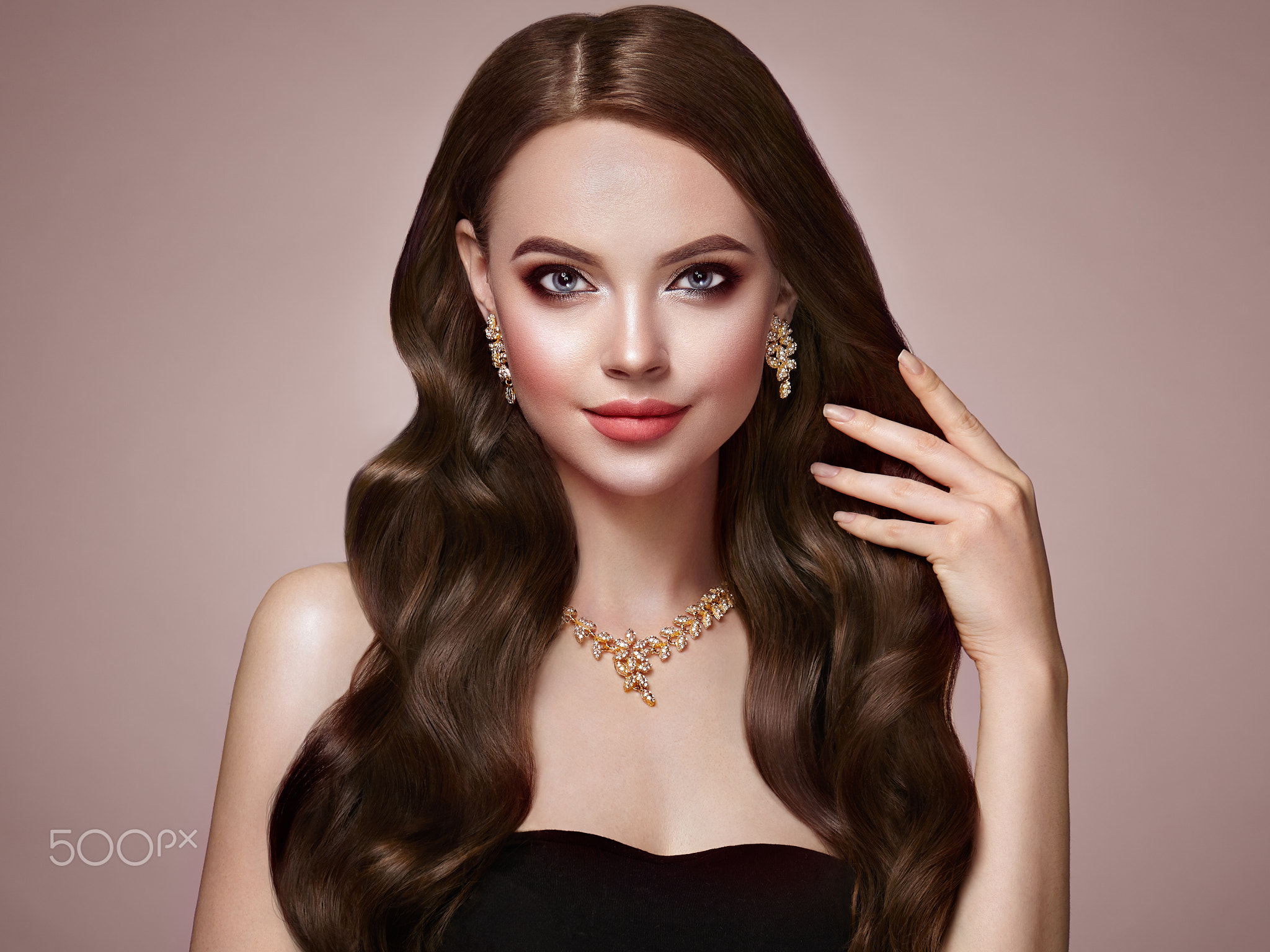 Oleg Gekman Women Brunette Long Hair Wavy Hair Makeup Blush Blue Eyes Portrait Simple Background 2048x1536