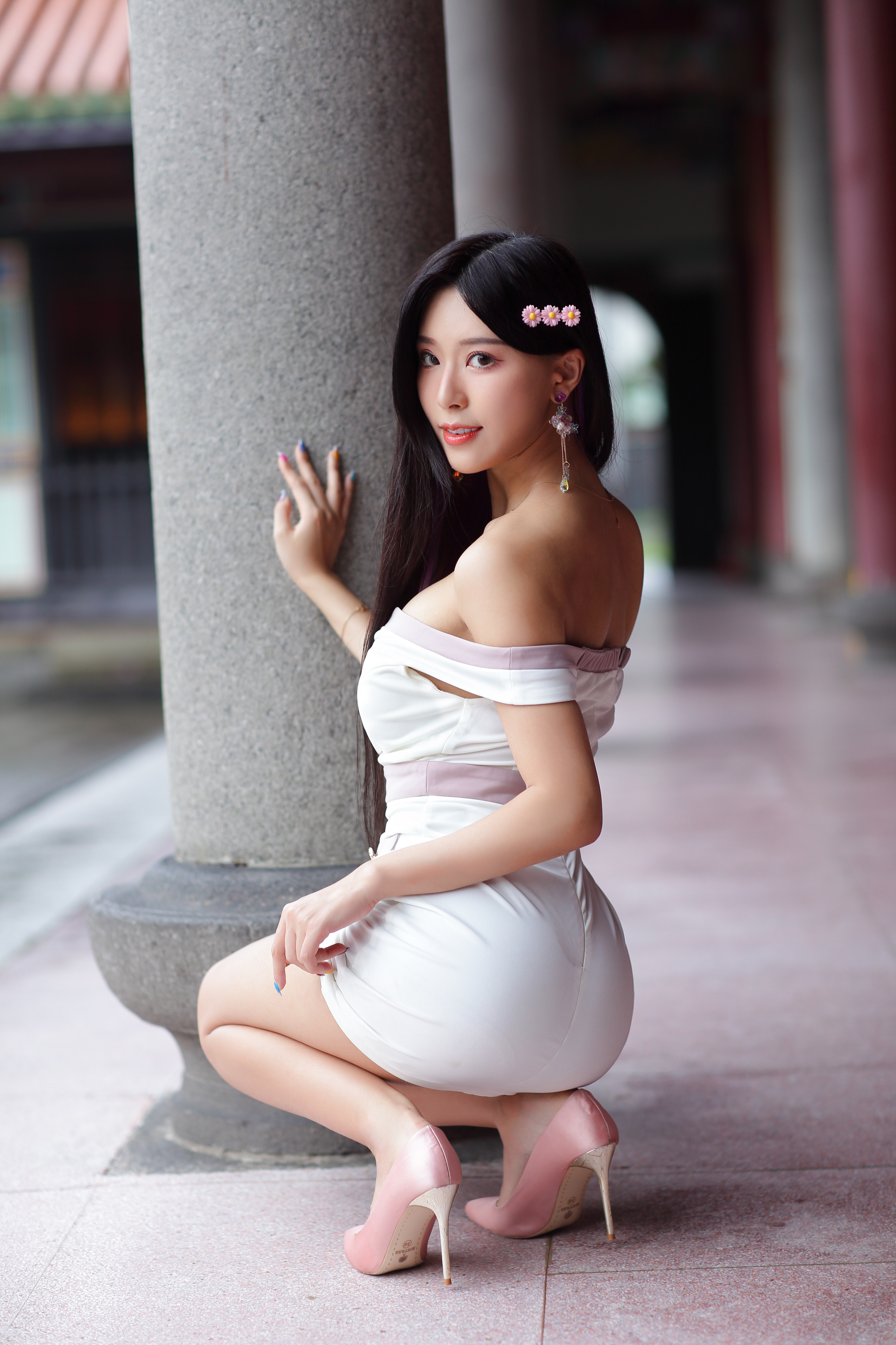 Asian Model Women Long Hair Dark Hair High Heels Bare Shoulders Hair Clip 2560x3840
