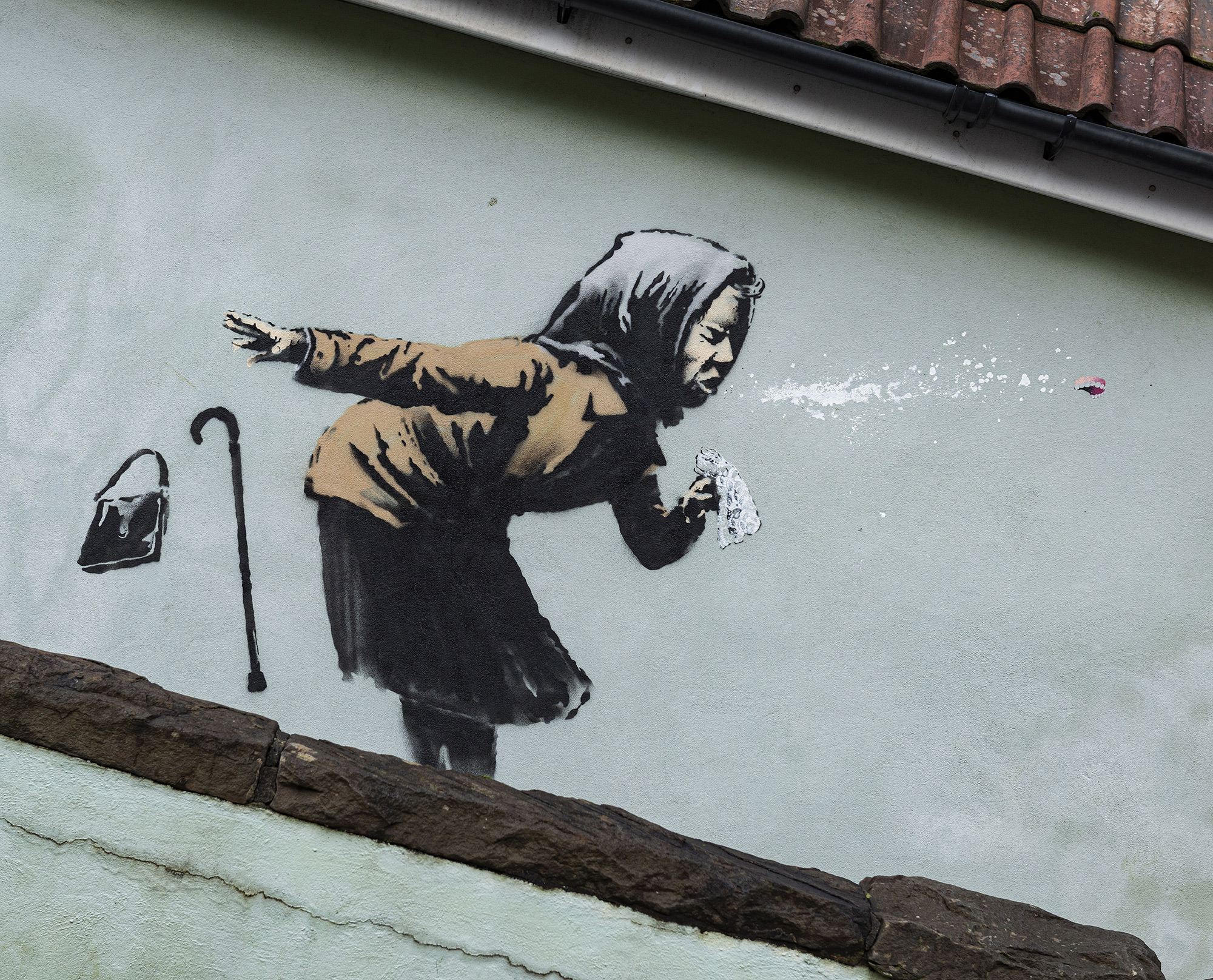 Wall Graffiti Urban Artwork Banksy Women Old People Humor Teeth 2000x1616