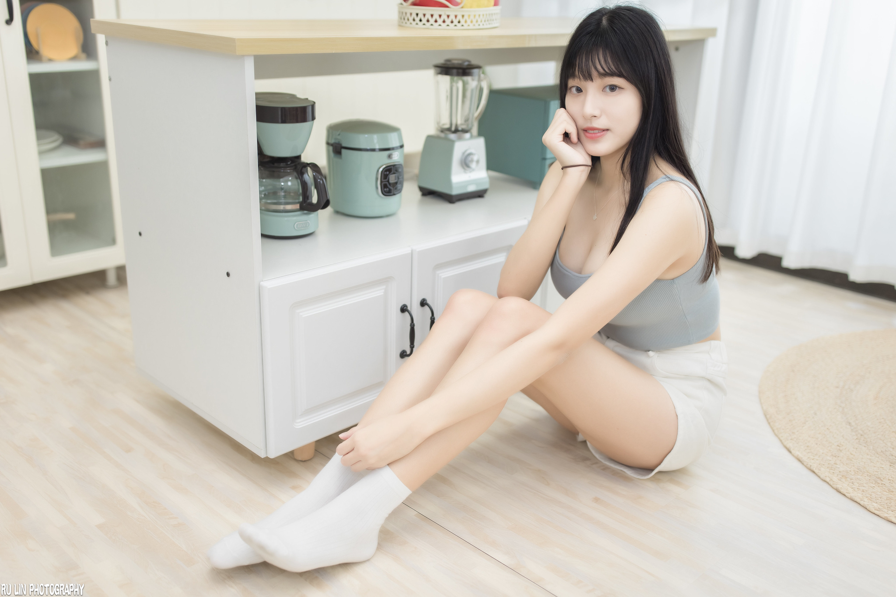 Ru Lin Women Asian Dark Hair Legs Bright 3072x2048
