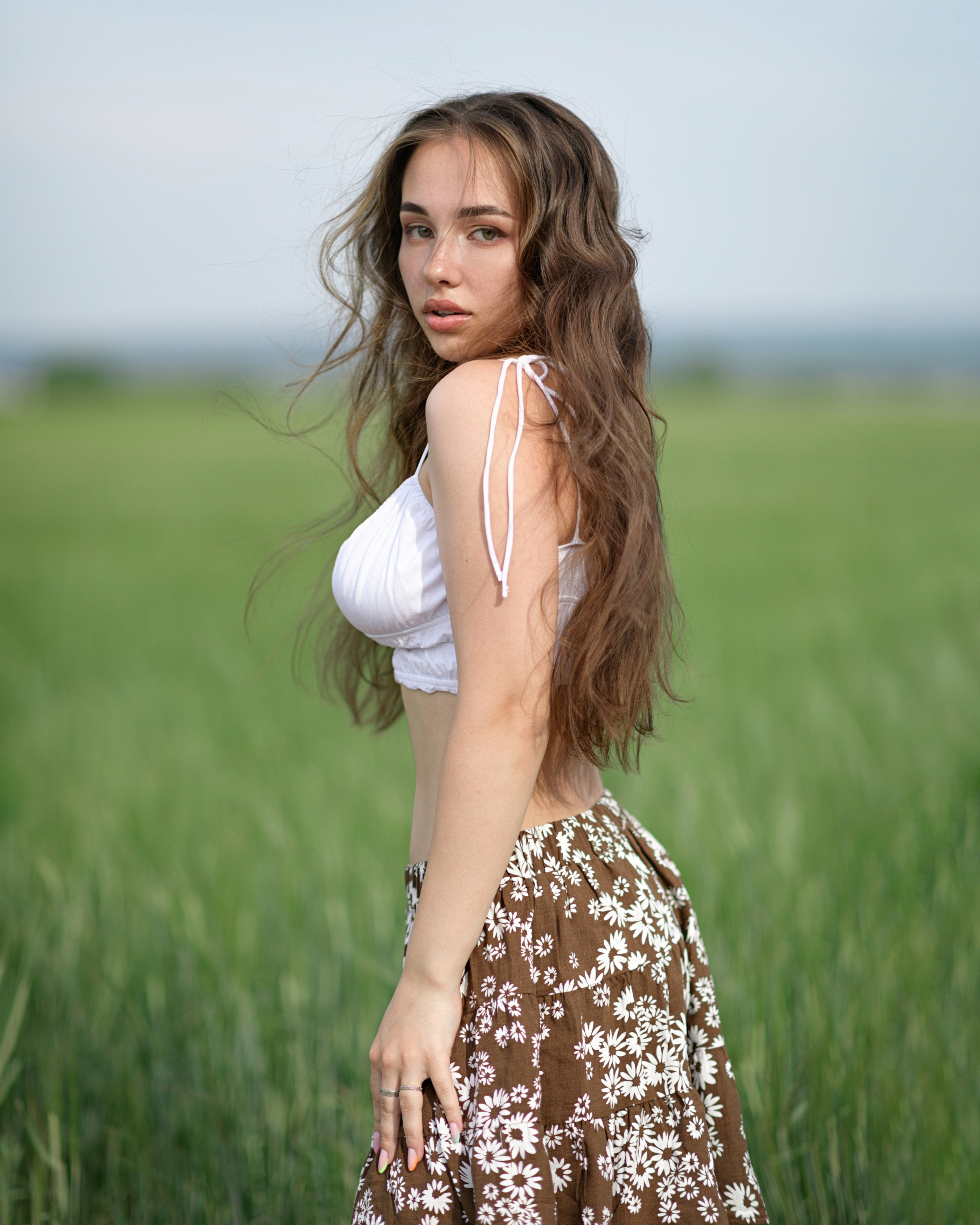 W Darius Women Brunette Long Hair Looking At Viewer Tank Top Skirt Field Grass Thick Eyebrows Model  2799x3500