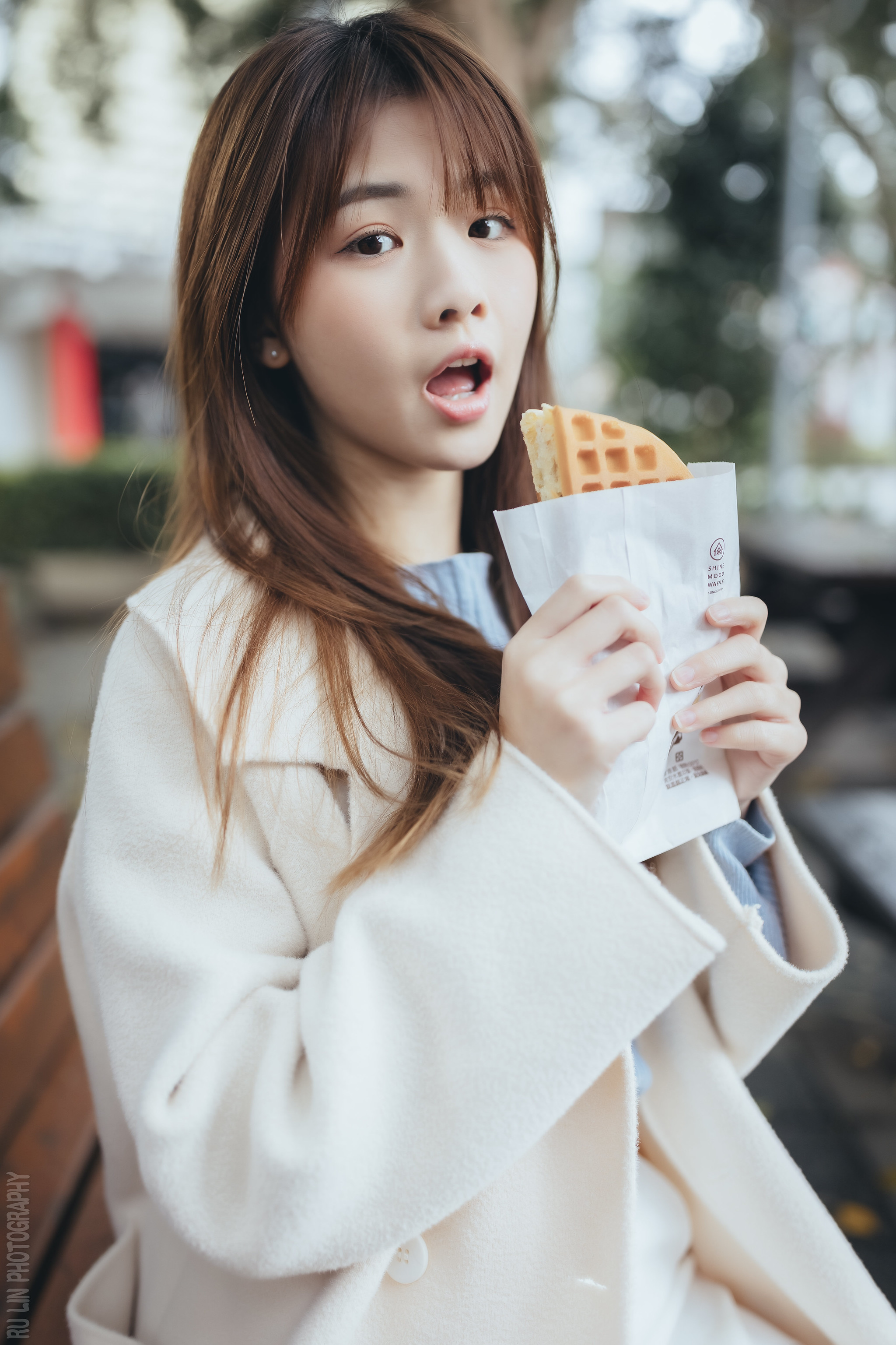Ru Lin Women Asian Brunette Eating Bench Outdoors Waffle Chinese Chinese Model Chinese Women Long Ha 2048x3072