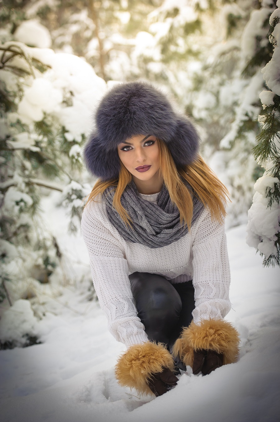 Model Women Long Hair Hair Fur Cap White Sweater Makeup Scarf Sweater Snow Winter 900x1352