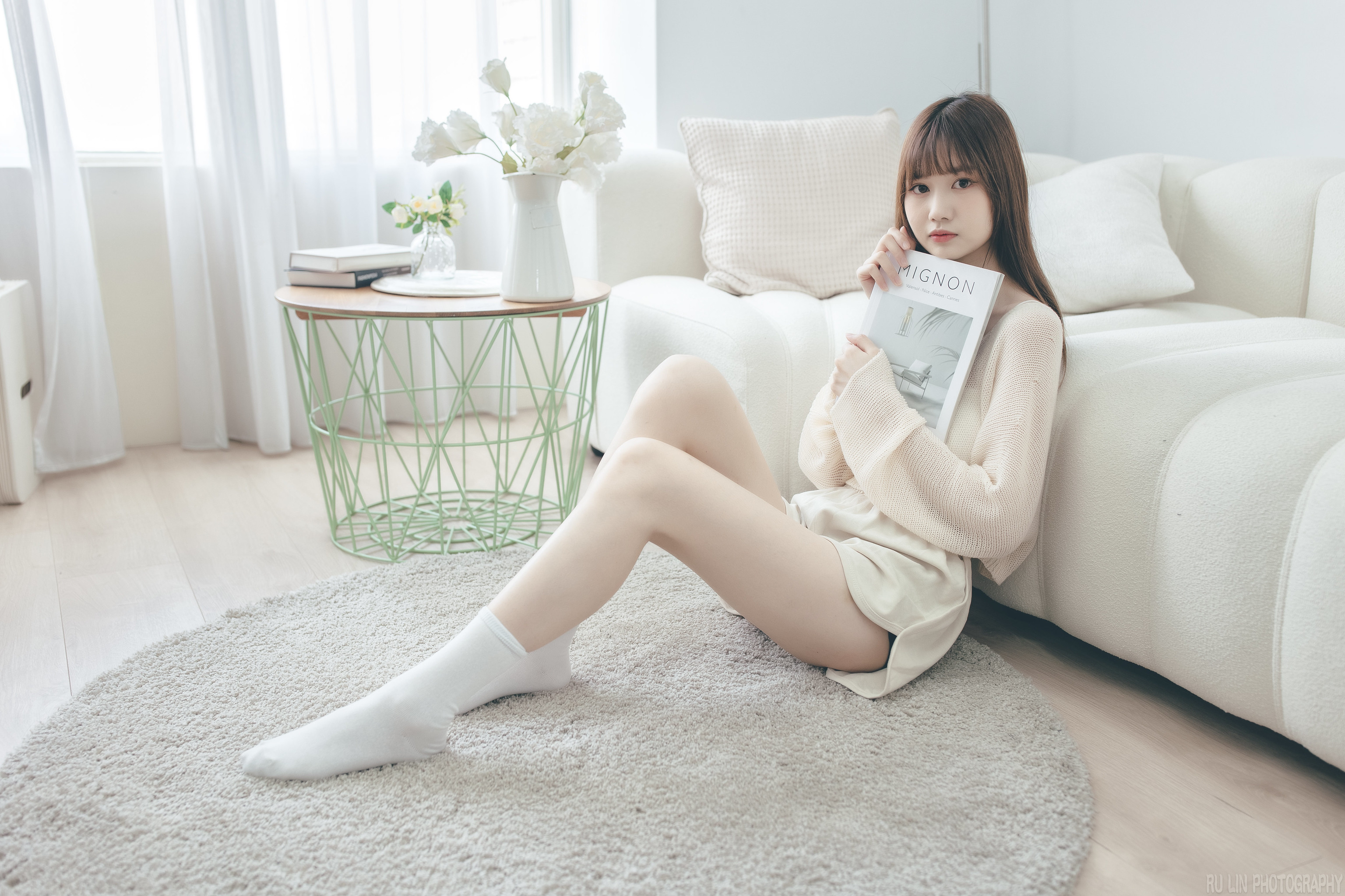 Ru Lin Women Asian Brunette Casual Bedroom Legs 3072x2048