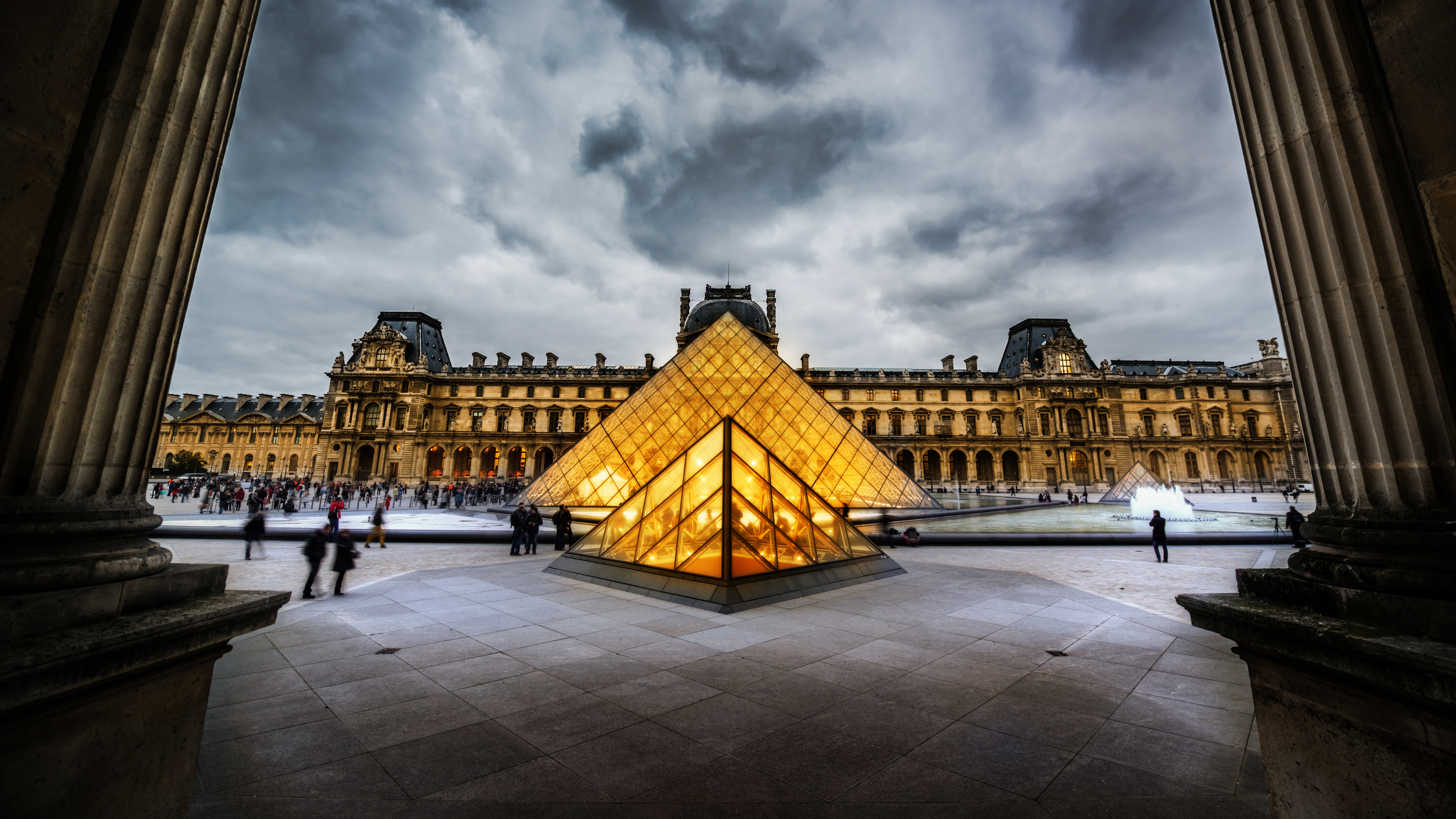Trey Ratcliff Photography 4K France Building Clouds Sky People Louvre Paris 3840x2160