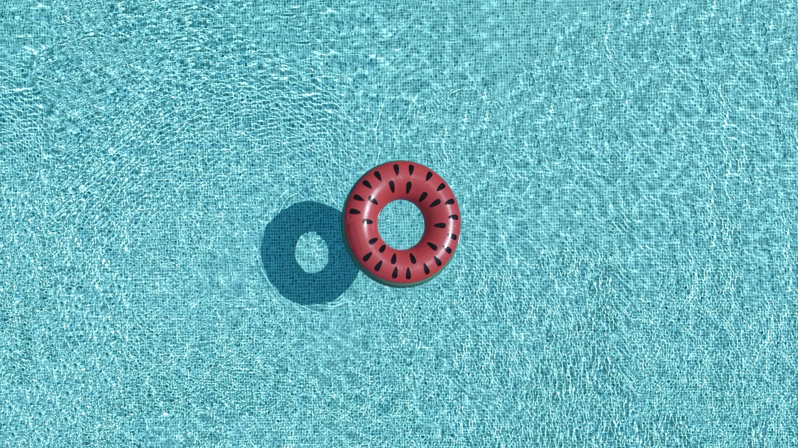 Swimming Pool Water Photography Floating Simple Background Shadow Minimalism 2724x1532