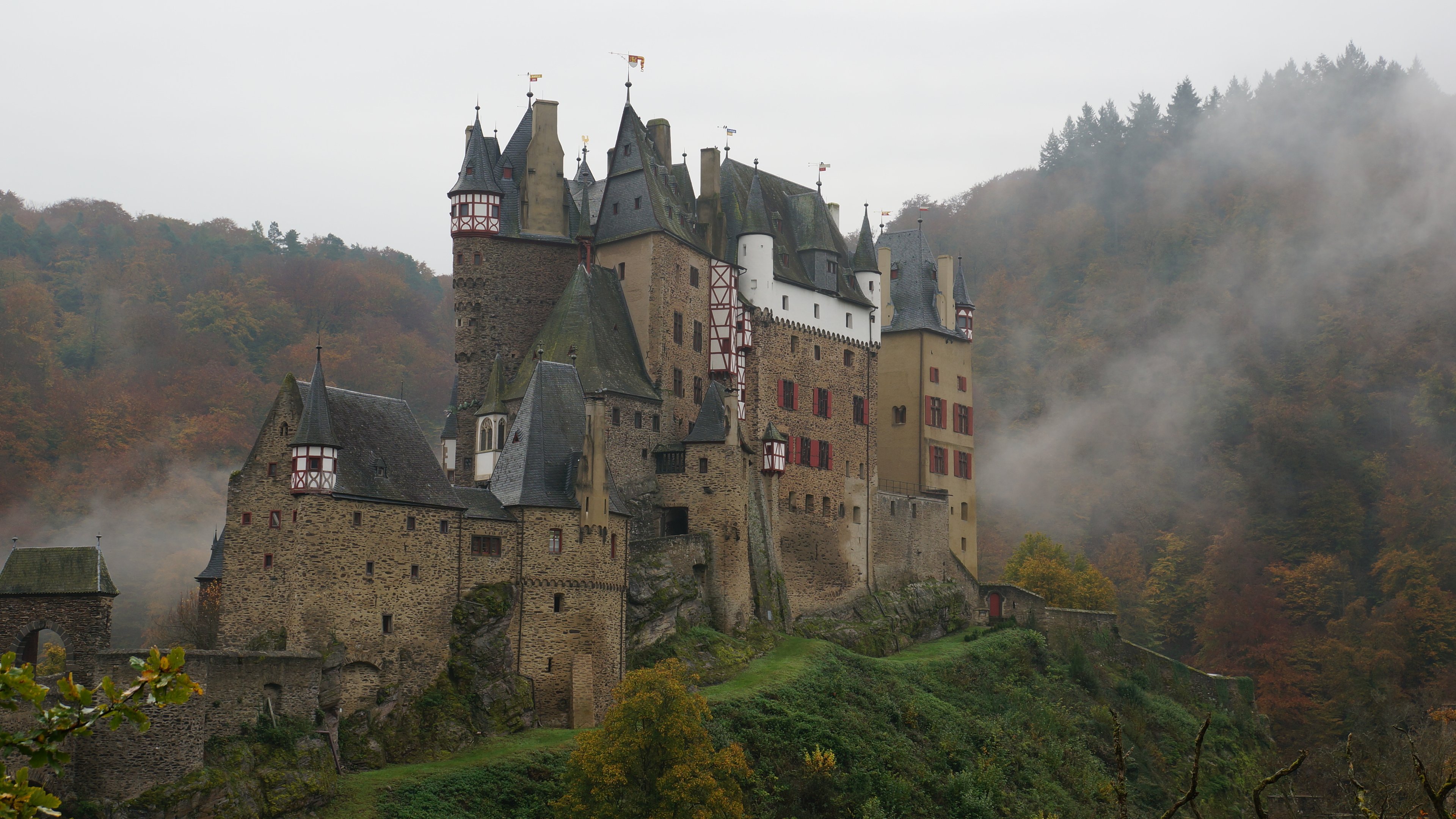 Castle Building Greenery Eltz Castle 3840x2160