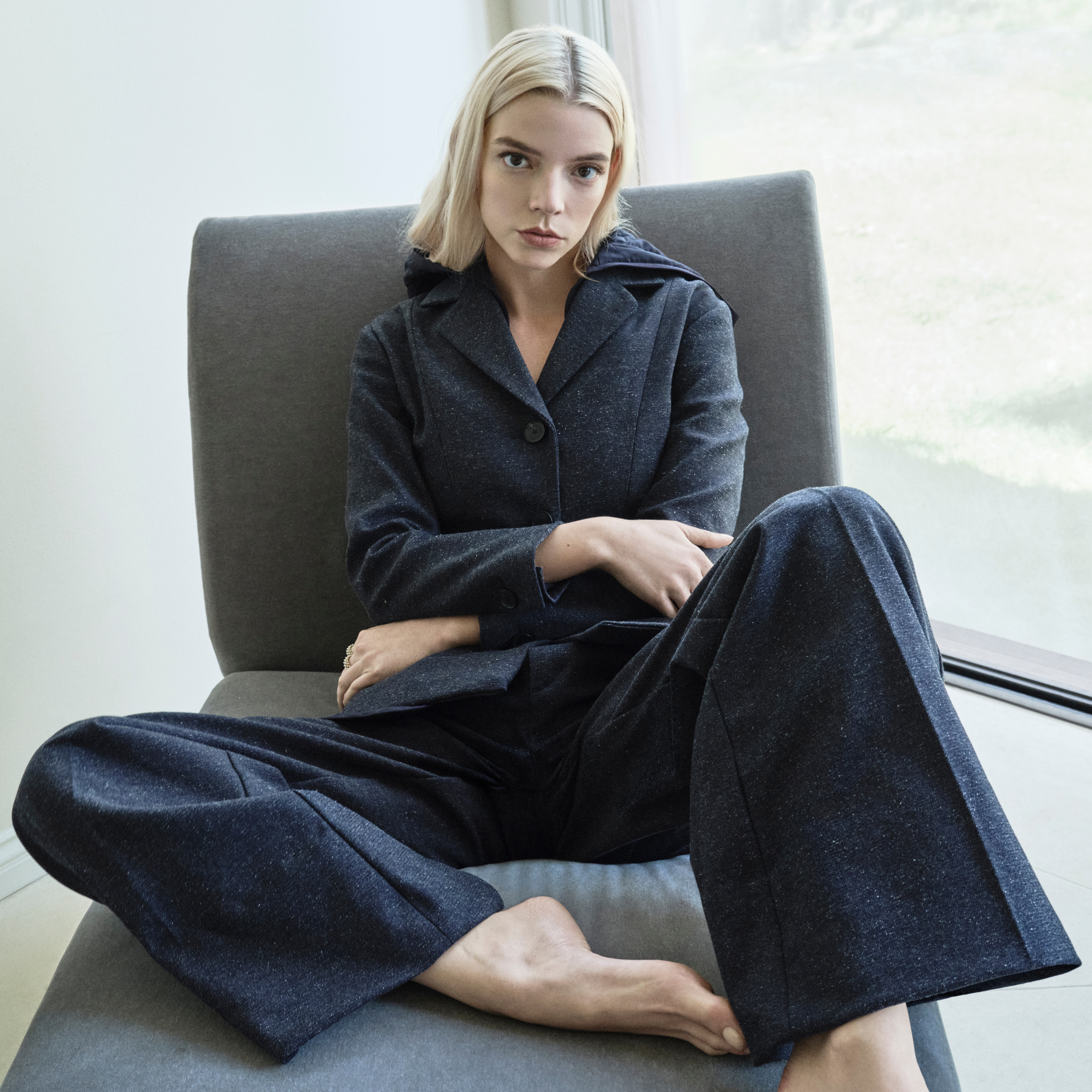 Anya Taylor Joy Actress Women Blonde Barefoot Looking At Viewer Rings Hoods Hands Crossed Lounger Ch 2600x2600
