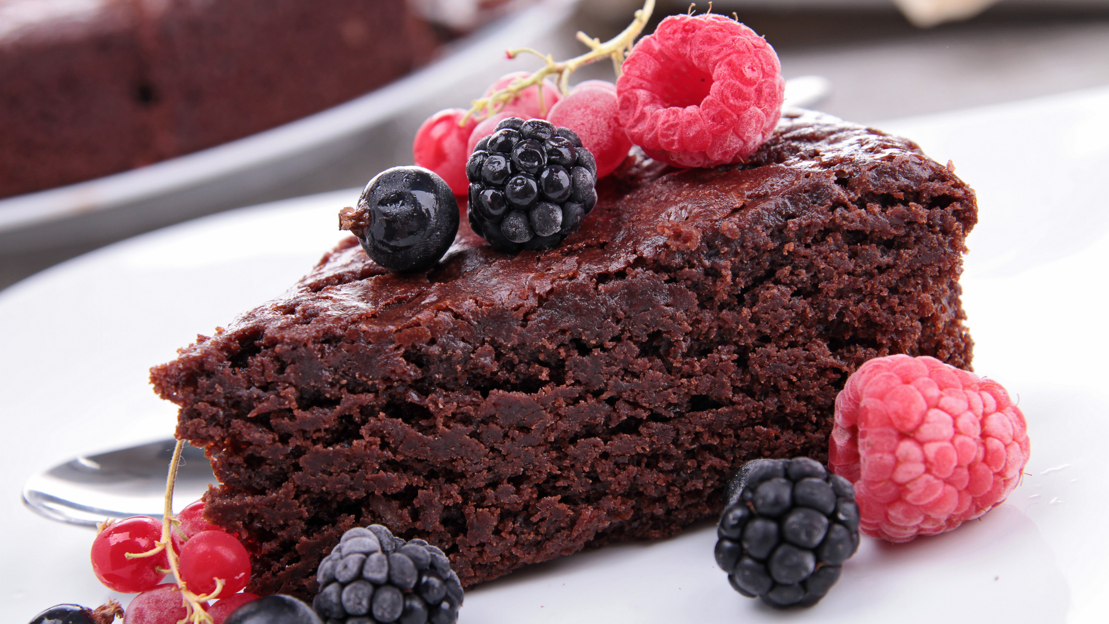 Raspberries Chocolate Cake Chocolate Cake Berries Dessert Food Sweets Still Life Plates Depth Of Fie 3840x2160