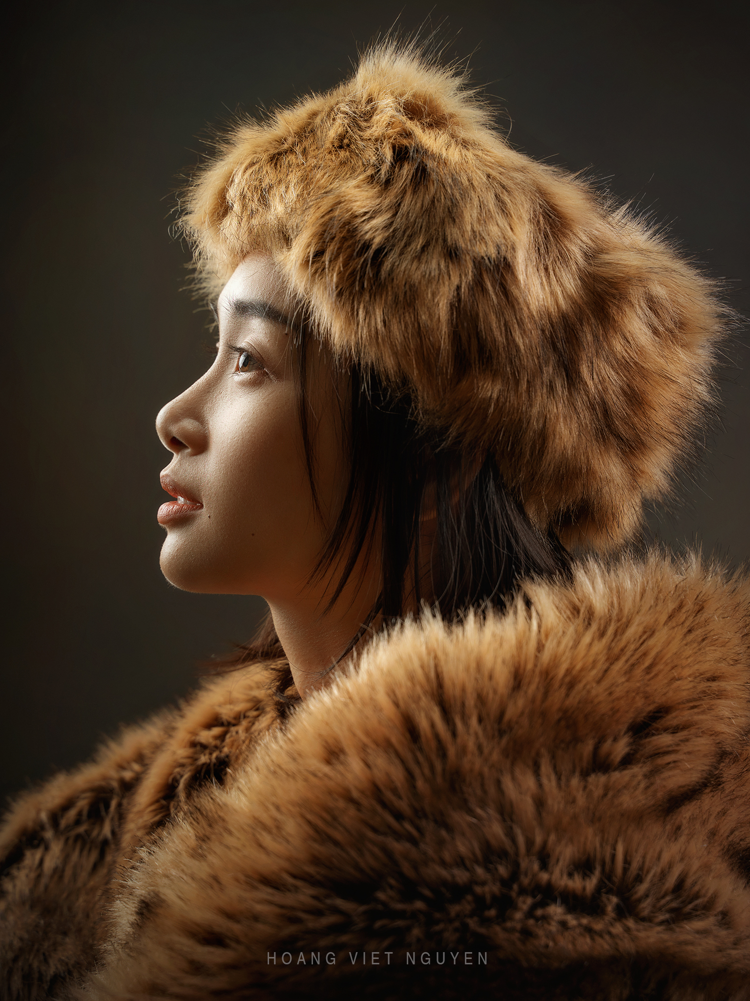 Hoang Nguyen Women Asian Hat Fur Simple Background Portrait Profile 1536x2048