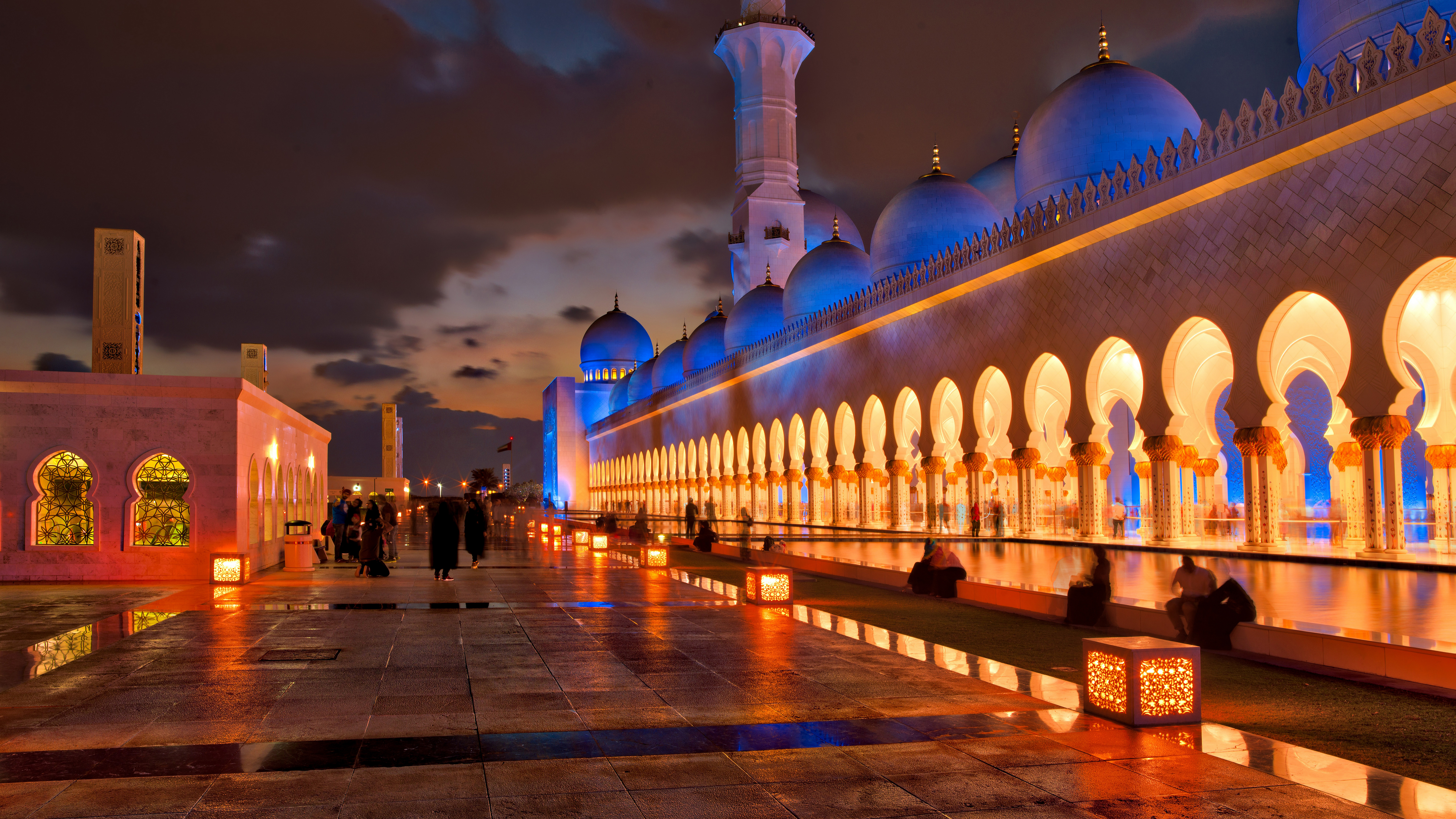 Trey Ratcliff Photography United Arab Emirates Abu Dhabi Mosque Building Lantern Lights 7680x4320