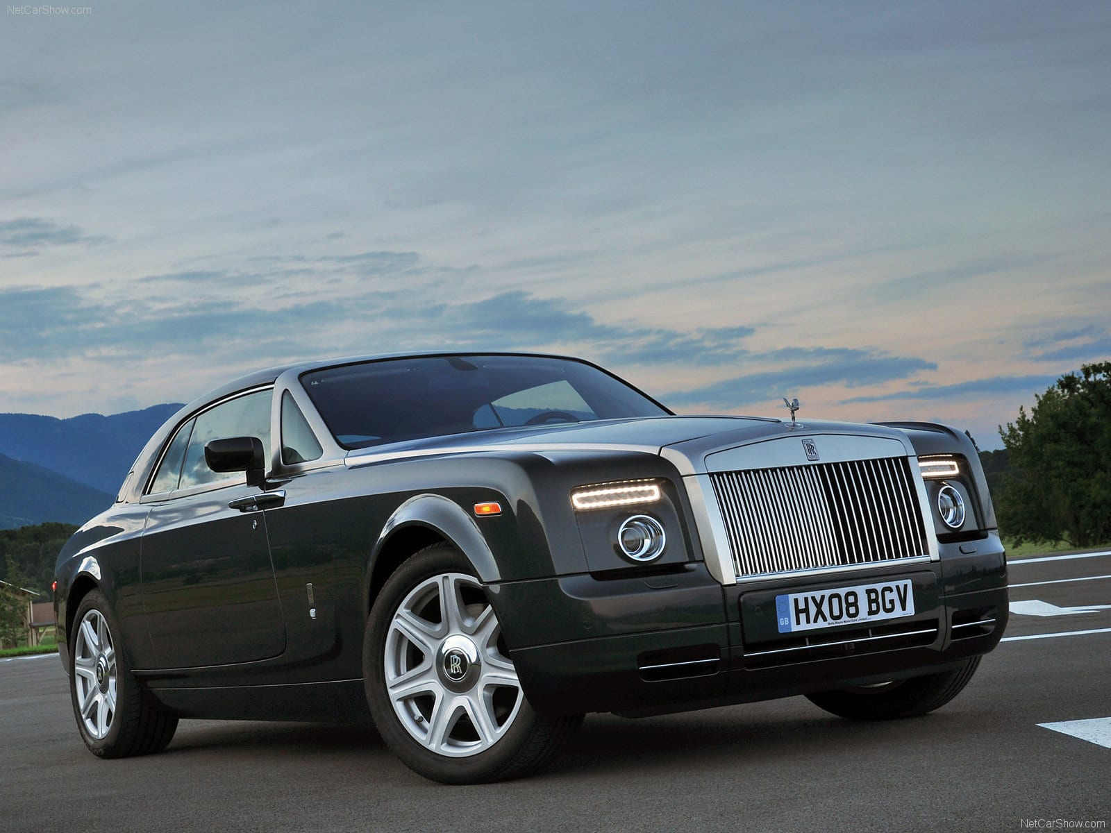 Car Rolls Royce Luxury Cars British Cars Frontal View Licence Plates Sky Clouds Vehicle Headlights W 1600x1200