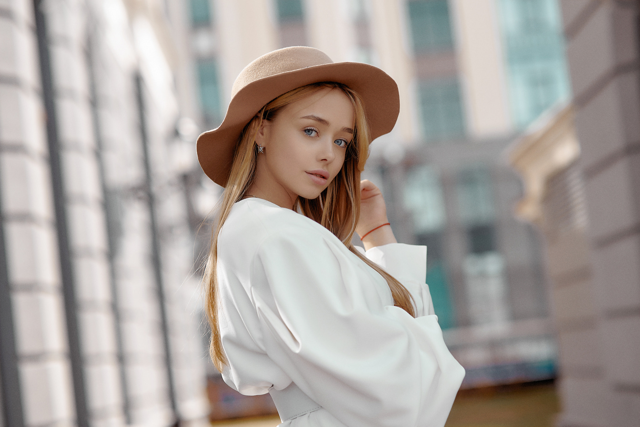Sergey Yakubitskiy Women Hat Blonde White Clothing Depth Of Field Portrait Women With Hats Long Hair 2048x1366