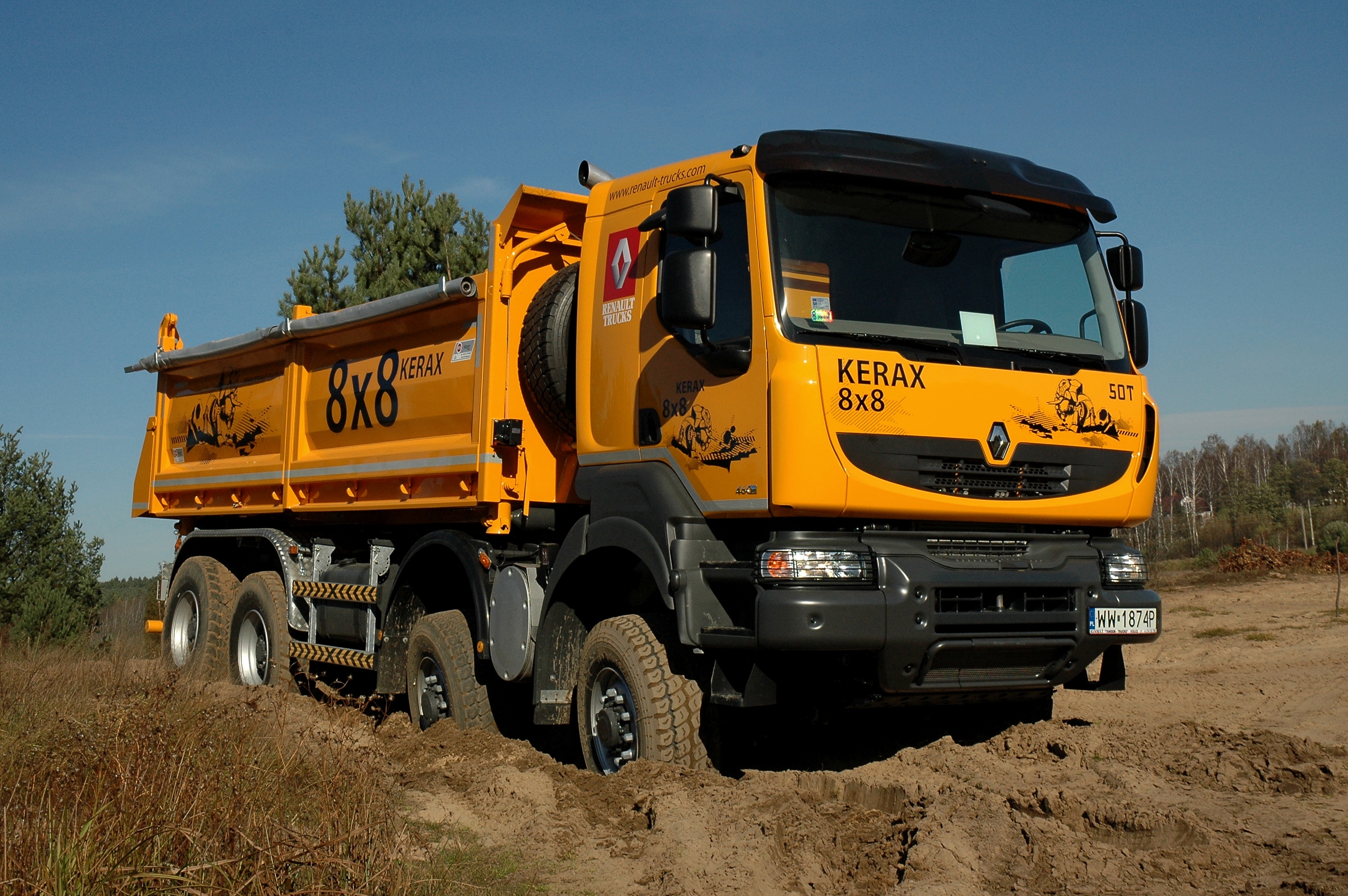 Renault Truck Vehicle Orange Trucks Vehicle 3008x2000