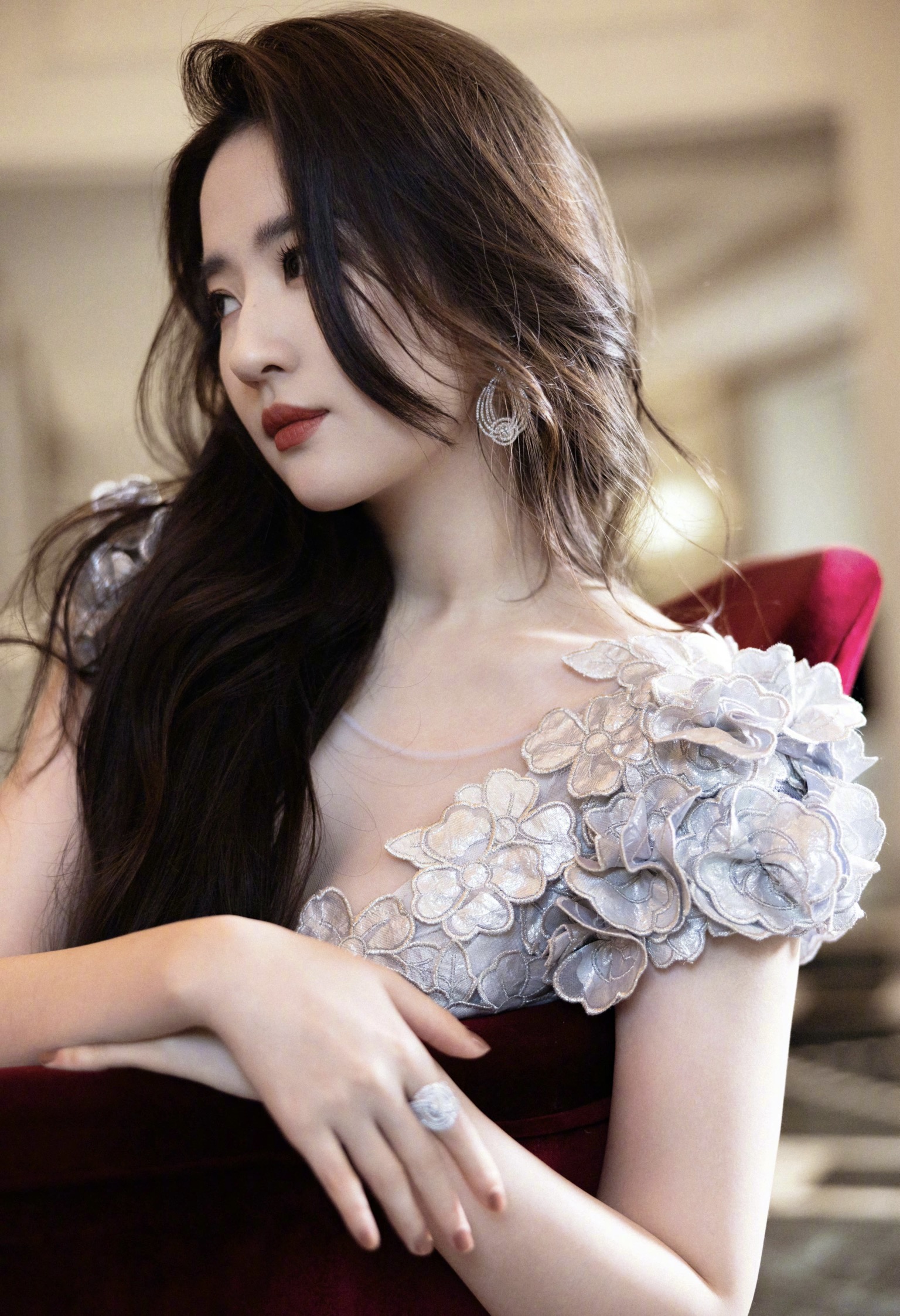 Asian Women Celebrity Actress Yifei Liu 1536x2244