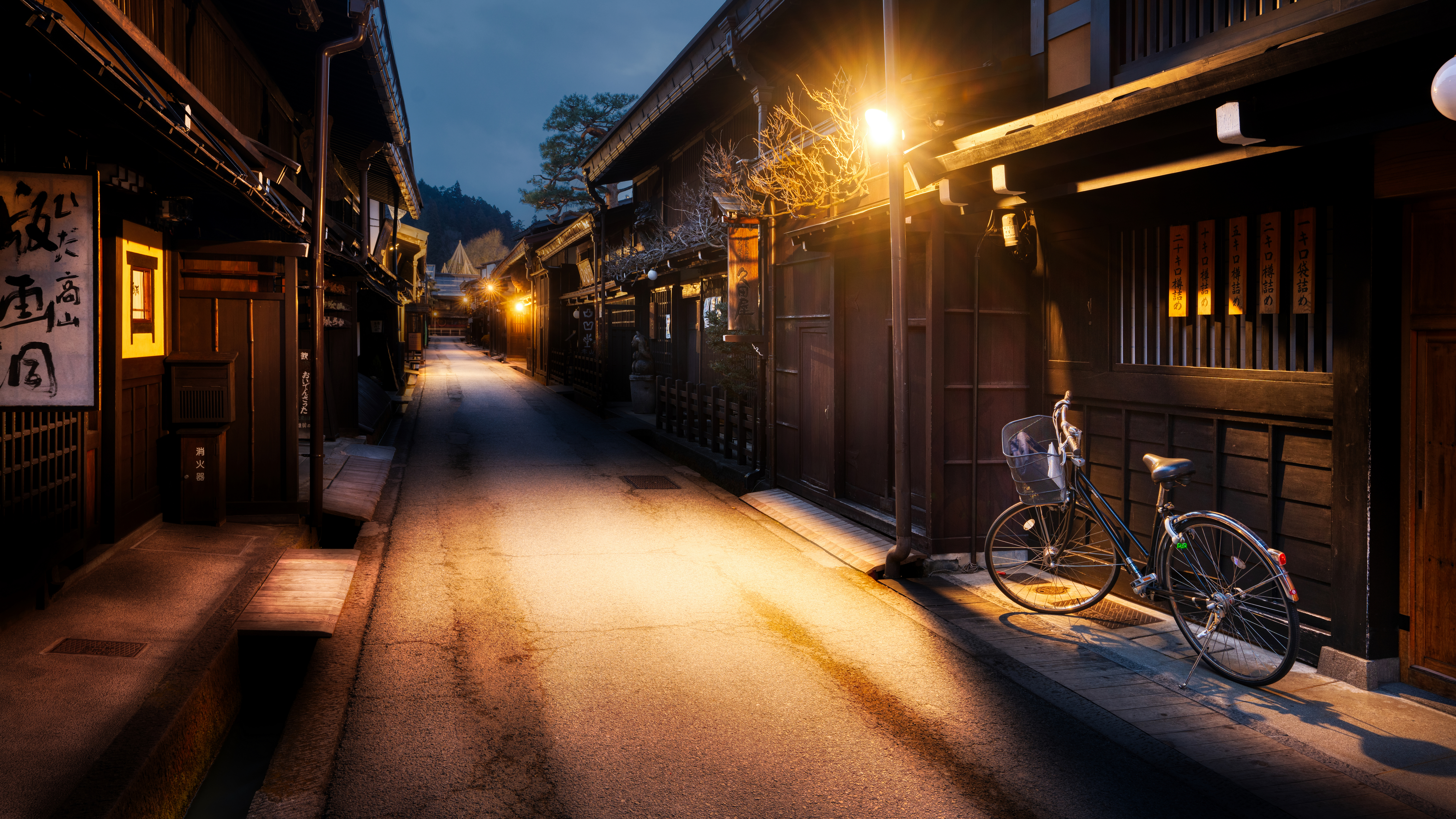 Trey Ratcliff Photography Japan Takayama Lights Bicycle Road Japanese Asian Architecture 7680x4320