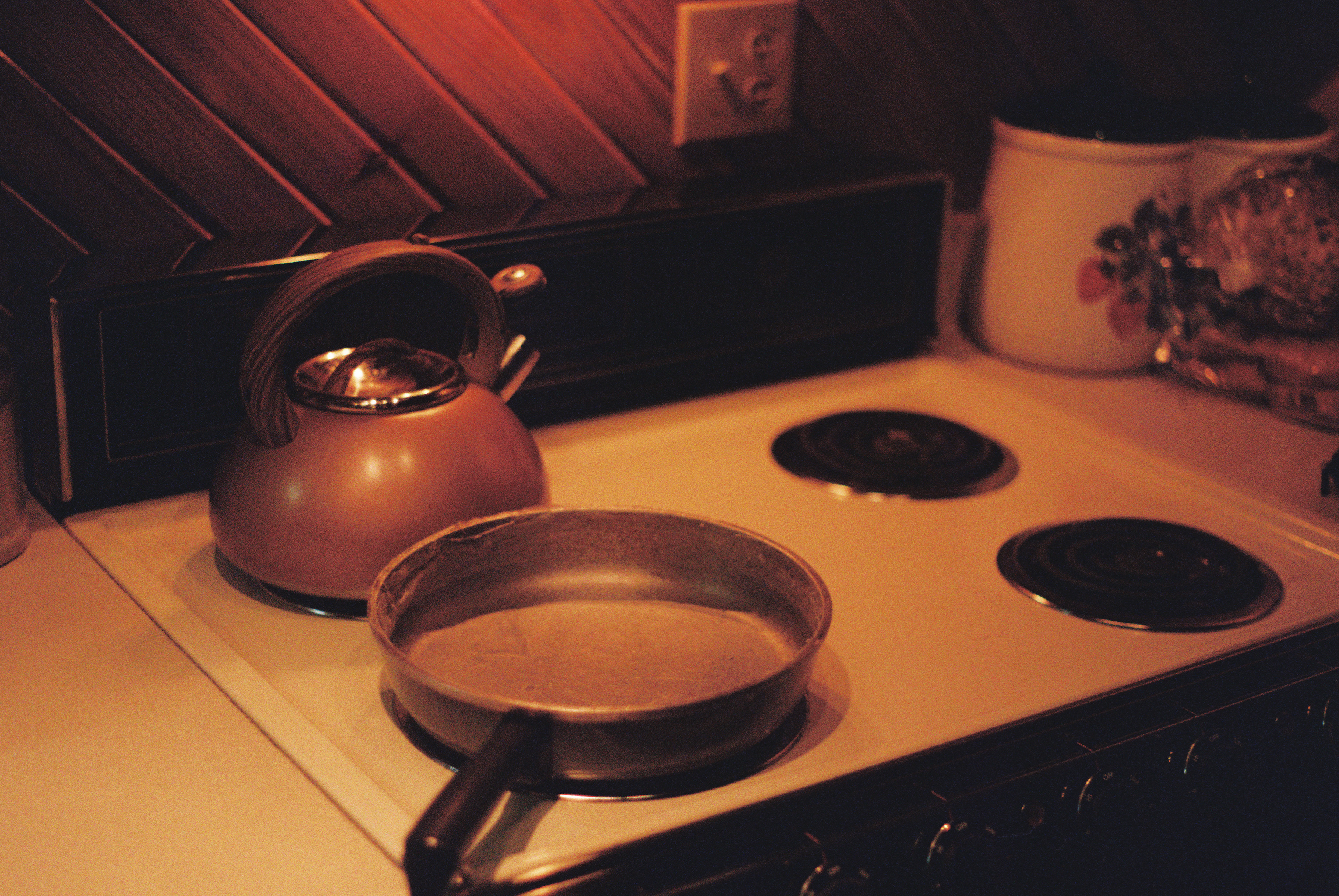 Interior Kitchen Stove Warm Light Warm Colors Teapot Film Grain 3637x2433