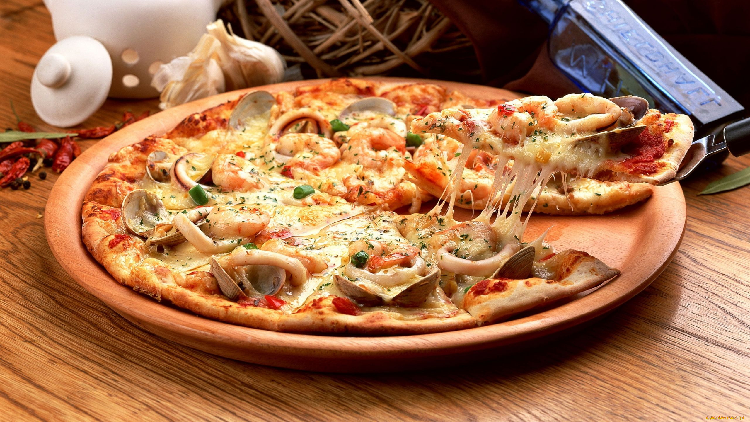 Food Pizza Cheese Closeup Seafood Still Life Garlic Wooden Surface 2560x1440
