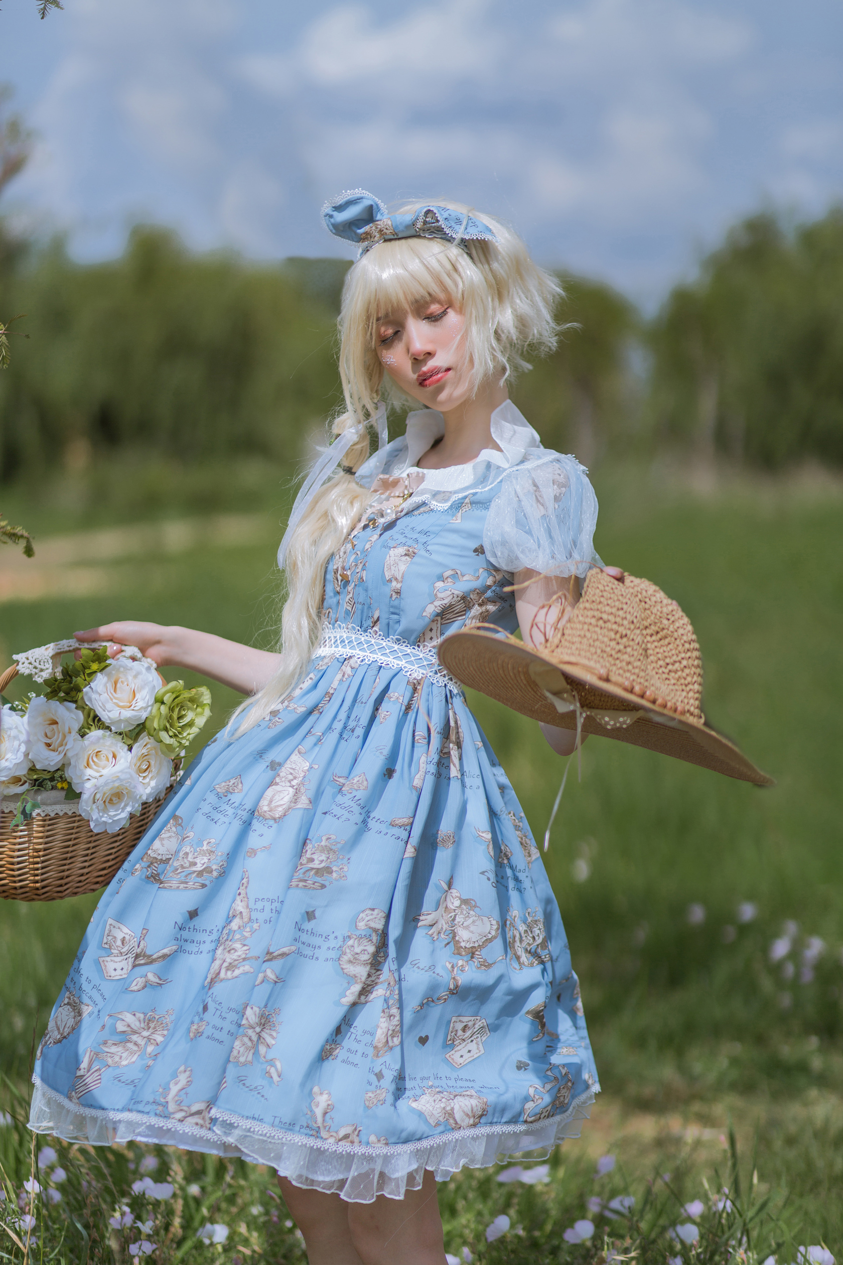 Photography Blonde Blue Dress Baskets Blush Closed Eyes Flowers Hair Bow Blue Bow Asian 1680x2520