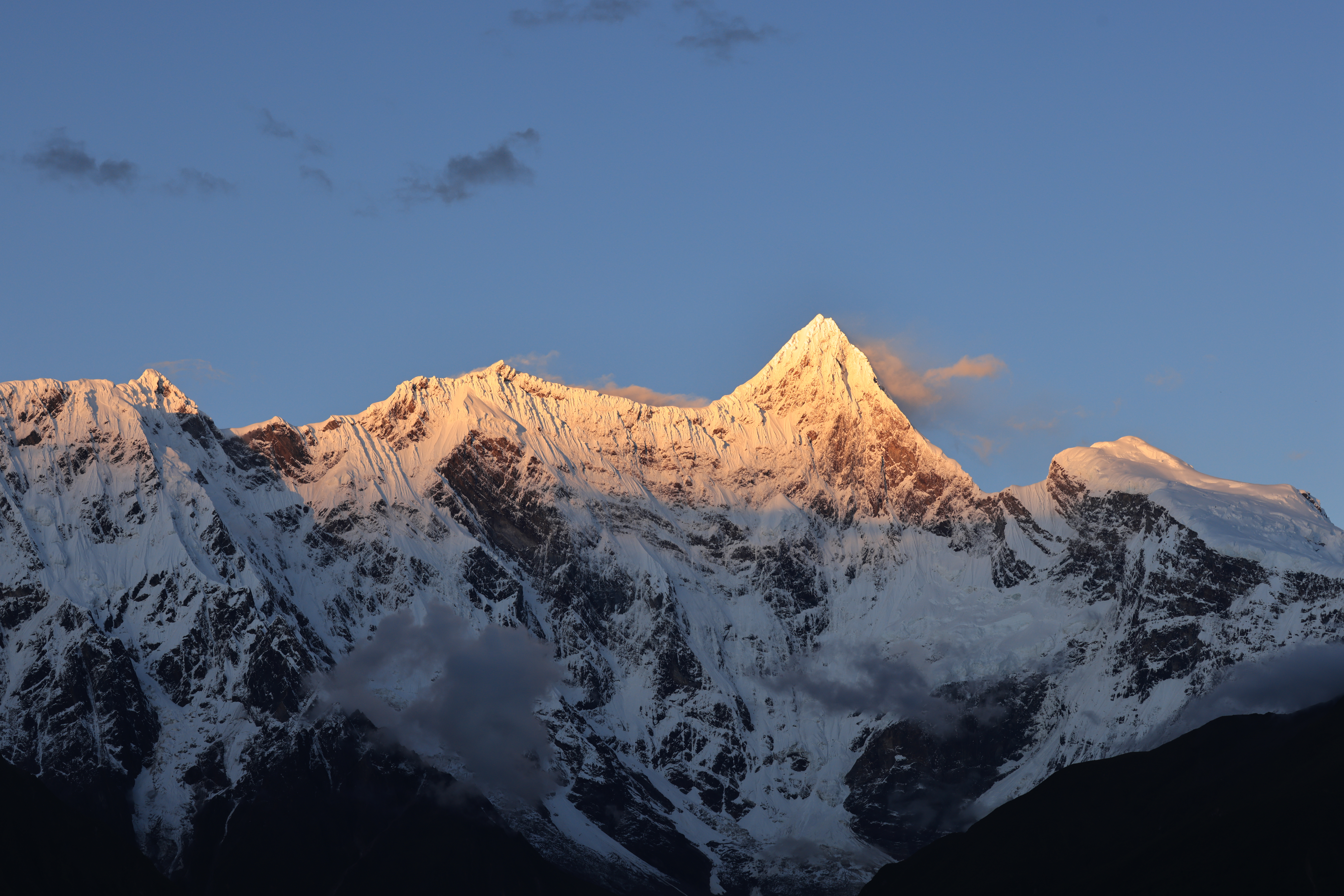 Tibet Snowy Peak 8192x5464