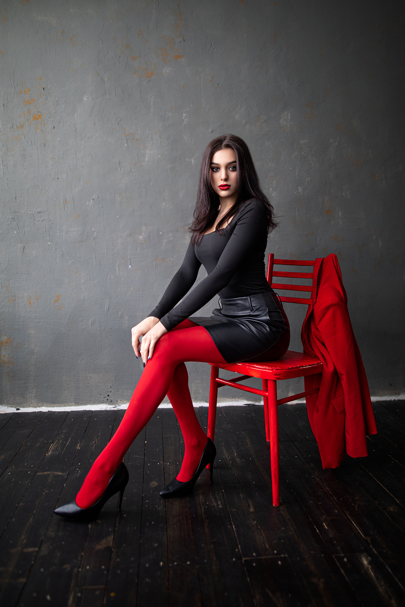 Dmitry Shulgin Women Brunette Makeup Red Chair Black Wooden Floor Lipstick Kristina Romanova 1365x2048