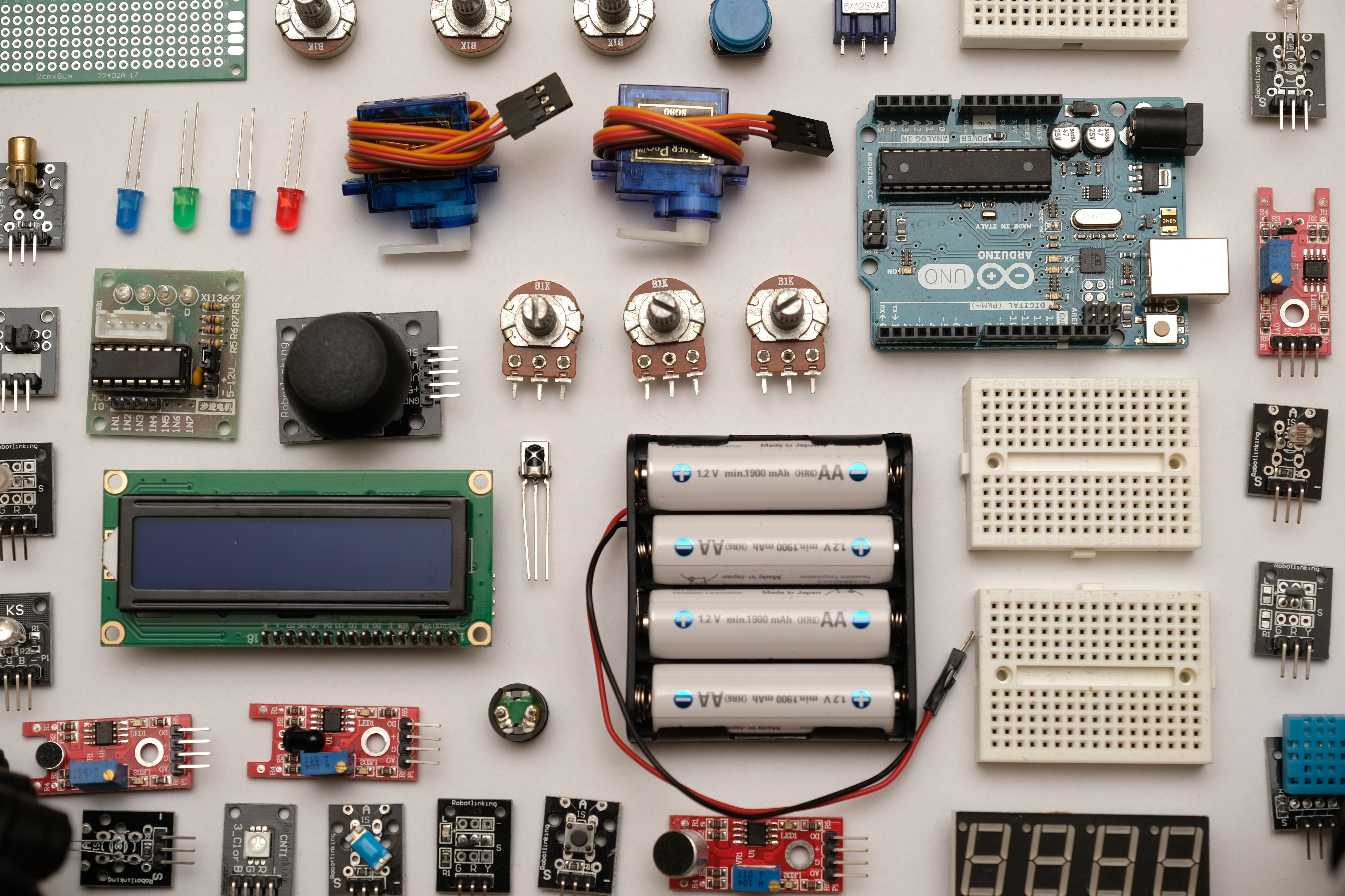 ARDUiNO UNO Arduino Flat Lay Circuit Boards Electronics Battery Hardware 6000x4000