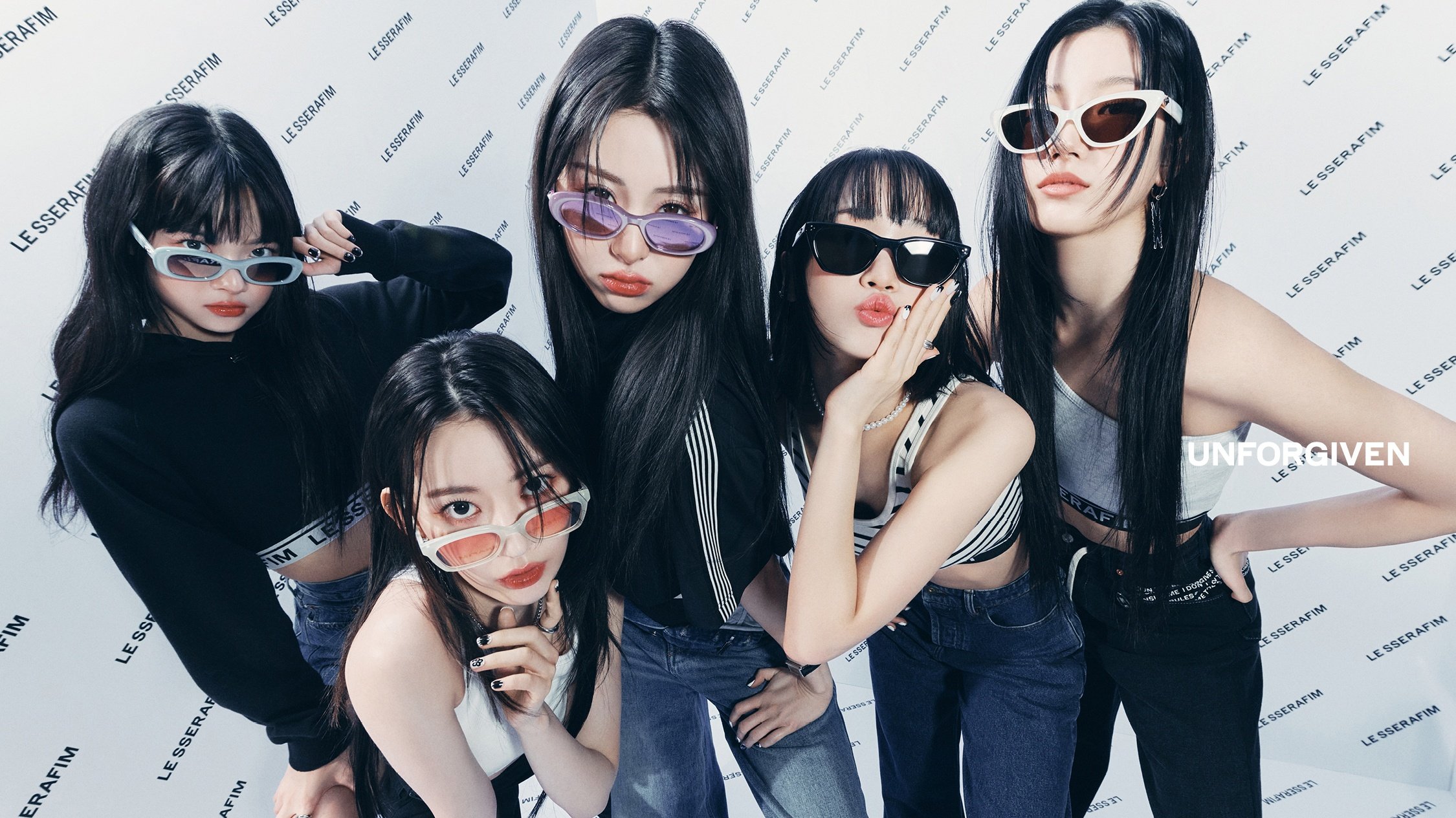 Le Sserafim Looking At Viewer Group Of Women Sunglasses Asian K Pop South Korea 2250x1265