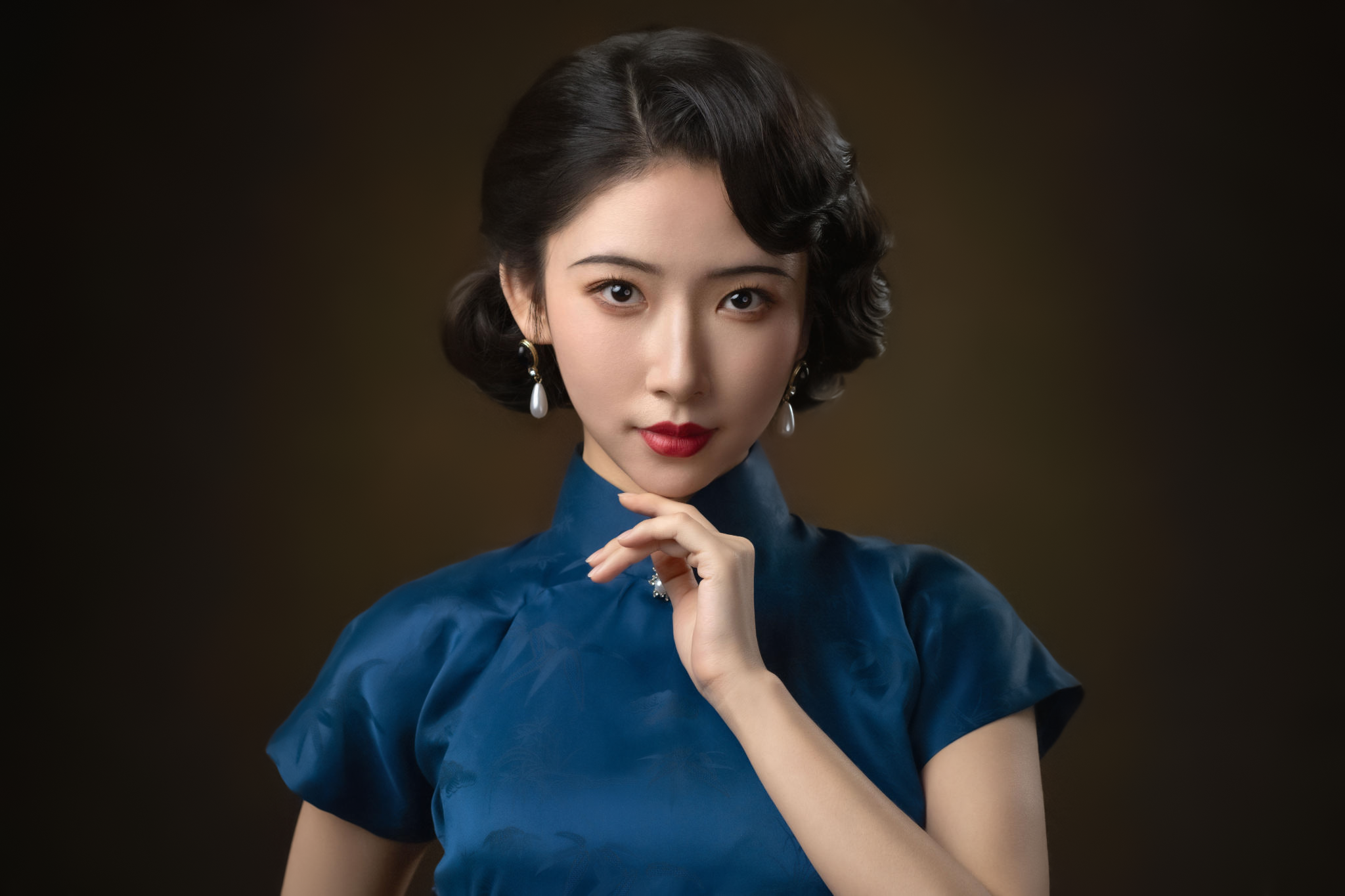 Lee Hu Women Asian Earring Lipstick Portrait 2048x1365
