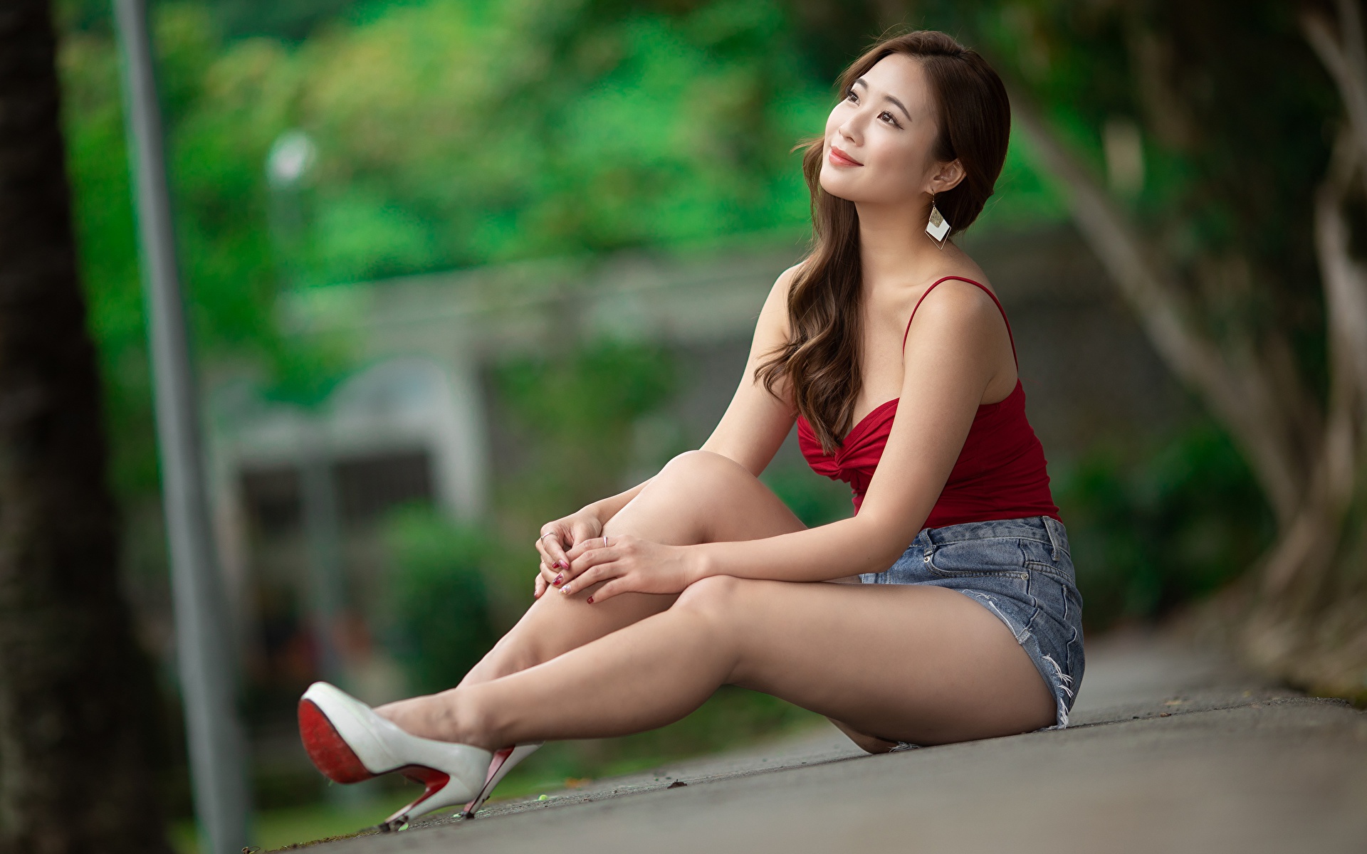 Model Women Red Lipstick Asian Red Tops Jeans Legs Hand On Leg Smiling Hair On Chest Sitting Women O 1920x1200