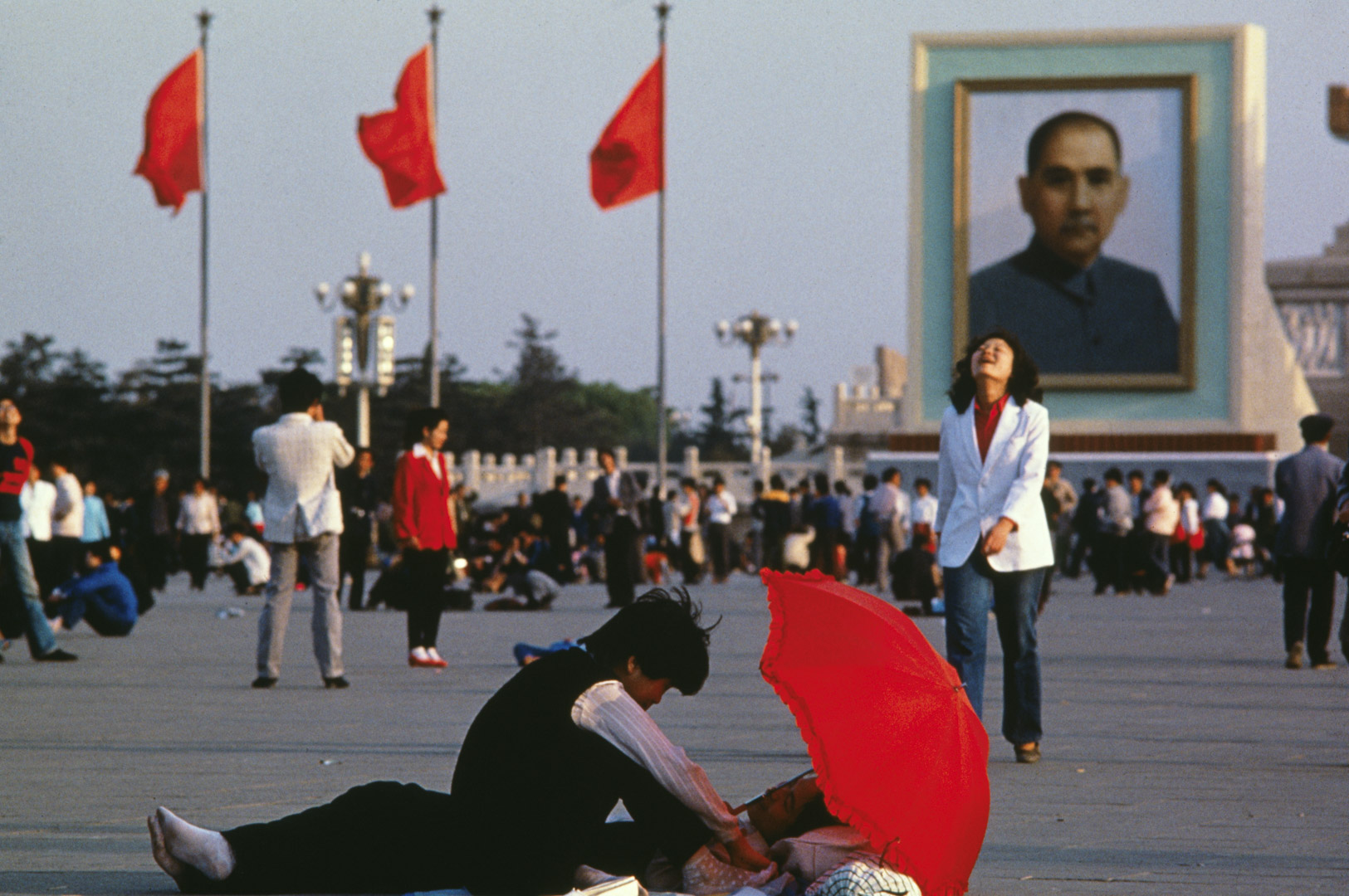 Beijing China People Freedom Tiananmen Square Crowd Protestors Group Of People 1989 Year Flag Umbrel 1625x1080