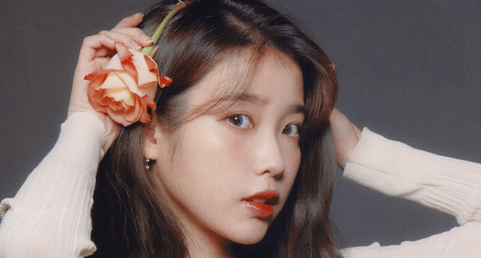 IU Flower In Hair Asian K Pop Korean Women 1920x1030