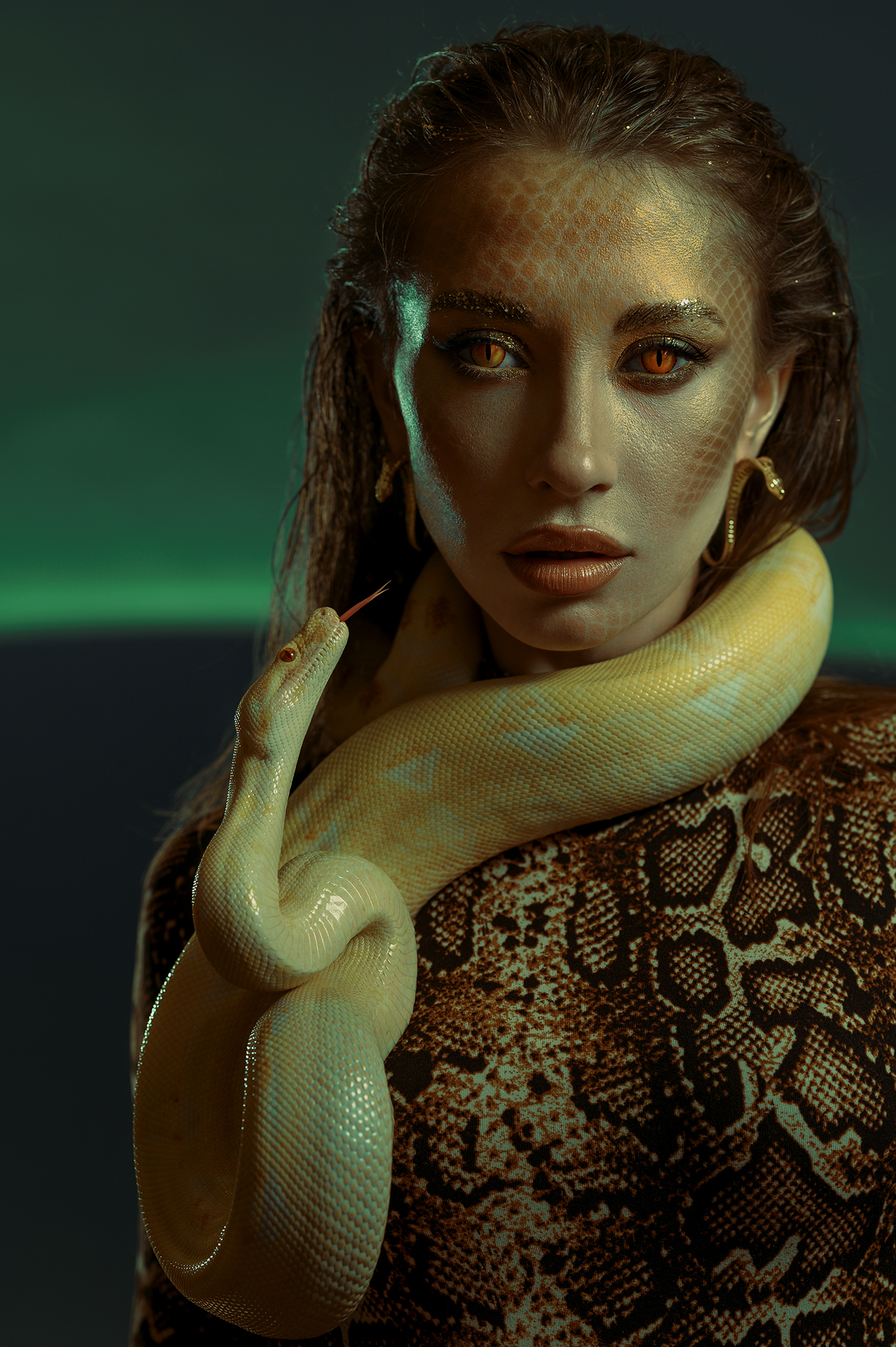 Elena Zharkova Women Brunette Red Eyes Animal Print Snake Glamour Studio Makeup Looking At Viewer 1331x2000