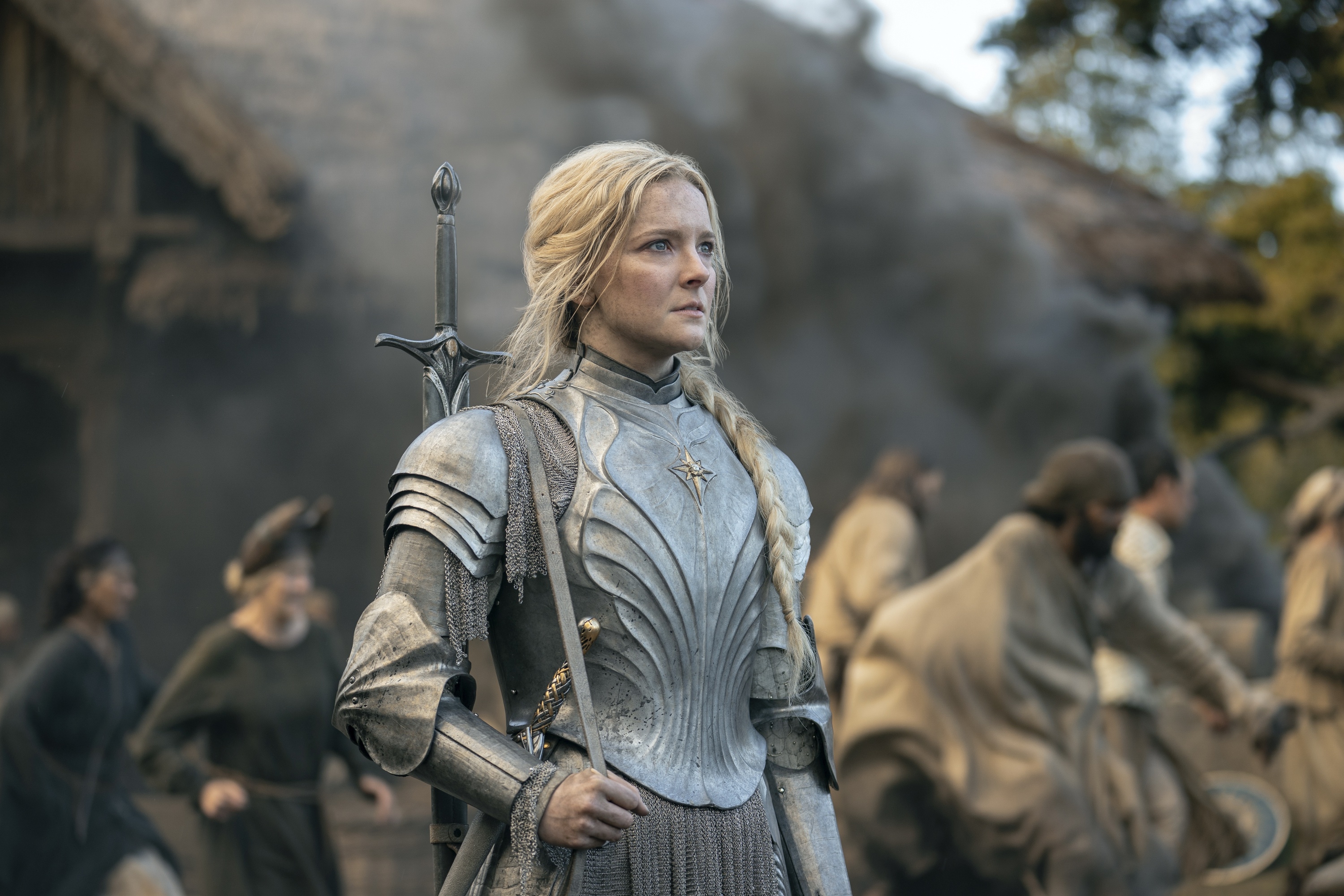Film Stills The Lord Of The Rings Rings Of Power Women Galadriel Morfydd Clark Armored Looking Away  3000x2000