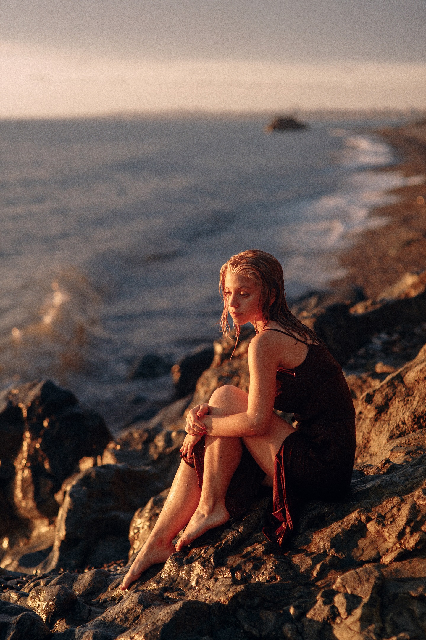 Pavel Vozmischev Women Blonde Wet Hair Dress Barefoot Holding Knees Shore Beach Golden Hour Model Ro 1440x2160