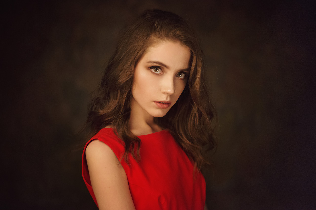 Maxim Maximov Women Ksenia Kokoreva Brunette Red Clothing Simple Background 1280x854
