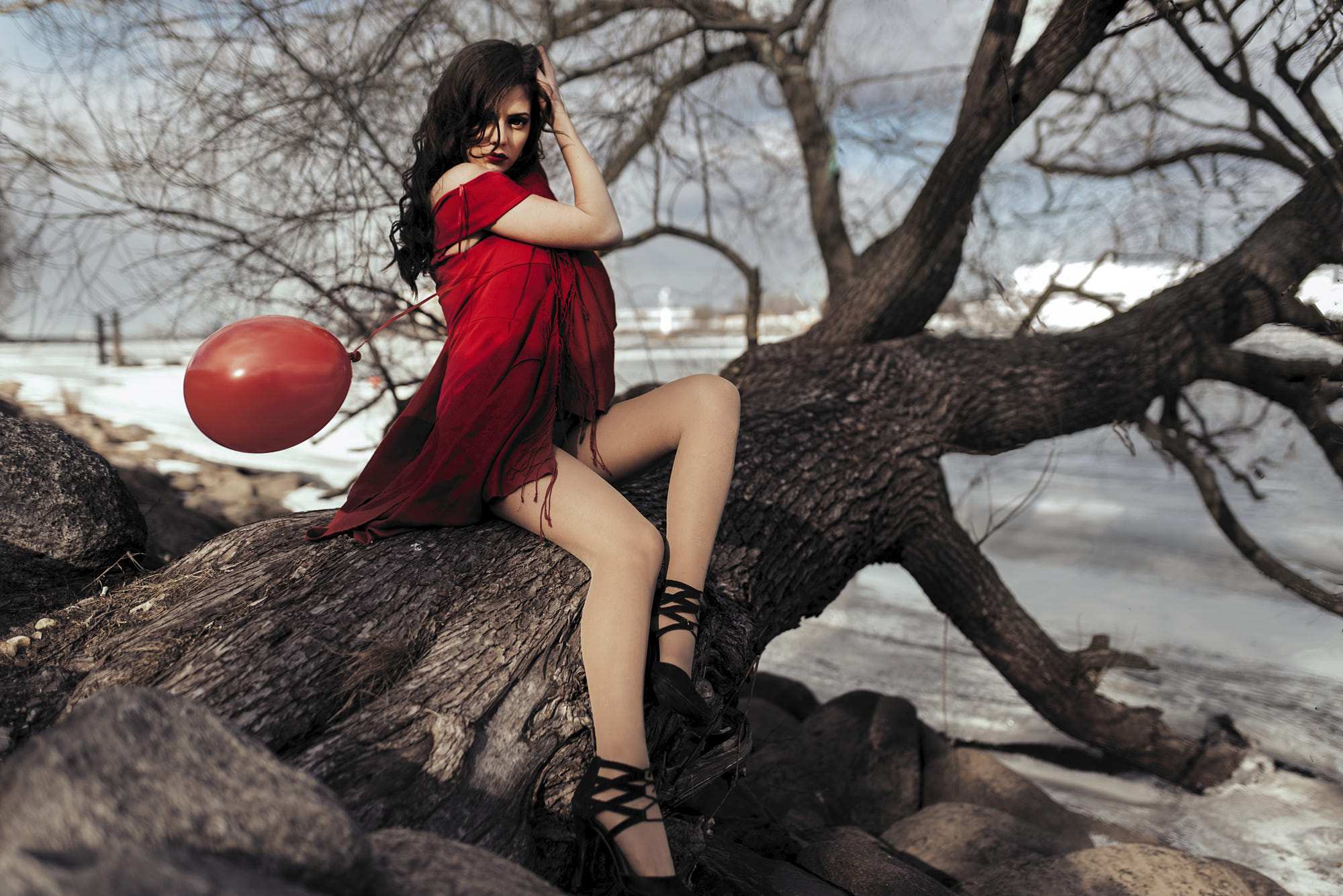 Franz Sauer Women Dark Hair Hair In Face Red Clothing Balloon Legs Trees Tree Bark Branch 2000x1335