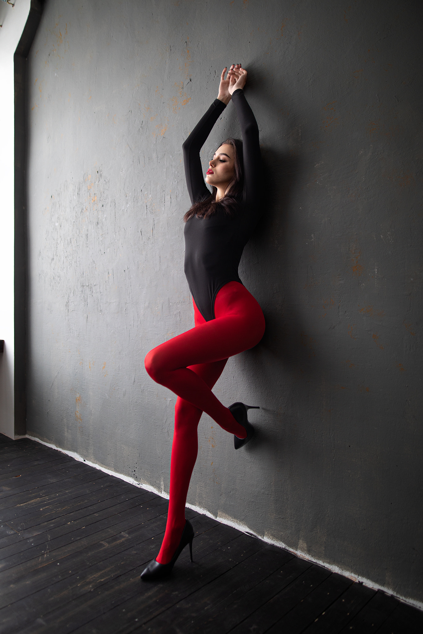 Dmitry Shulgin Women Arms Up Black Red Wall Shadow Shoes Kristina Romanova 1365x2048