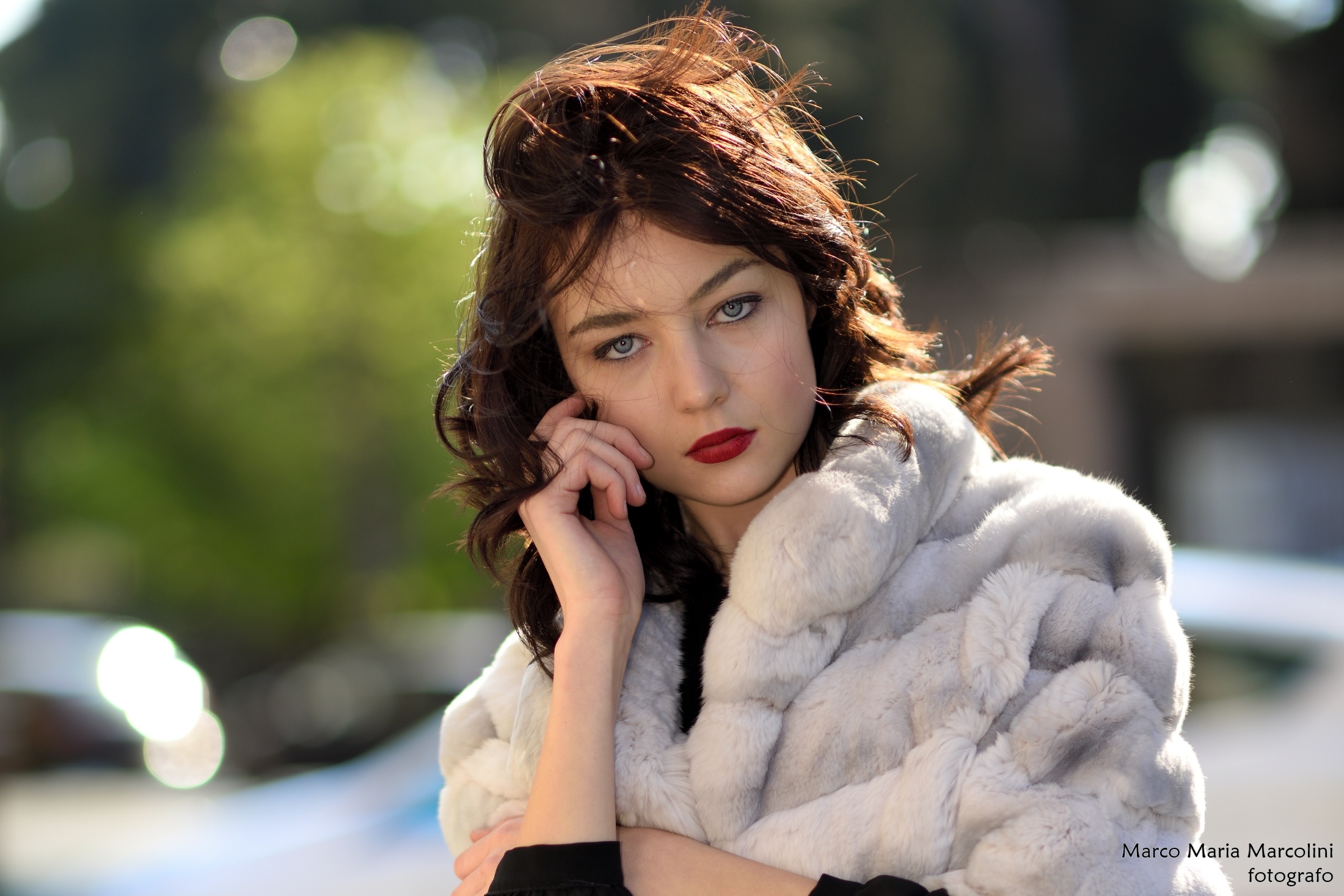 Model Red Lipstick Face Hand On Face Gray Eyes Sunlight Women Outdoors Women Brunette Portrait Fur C 2200x1467