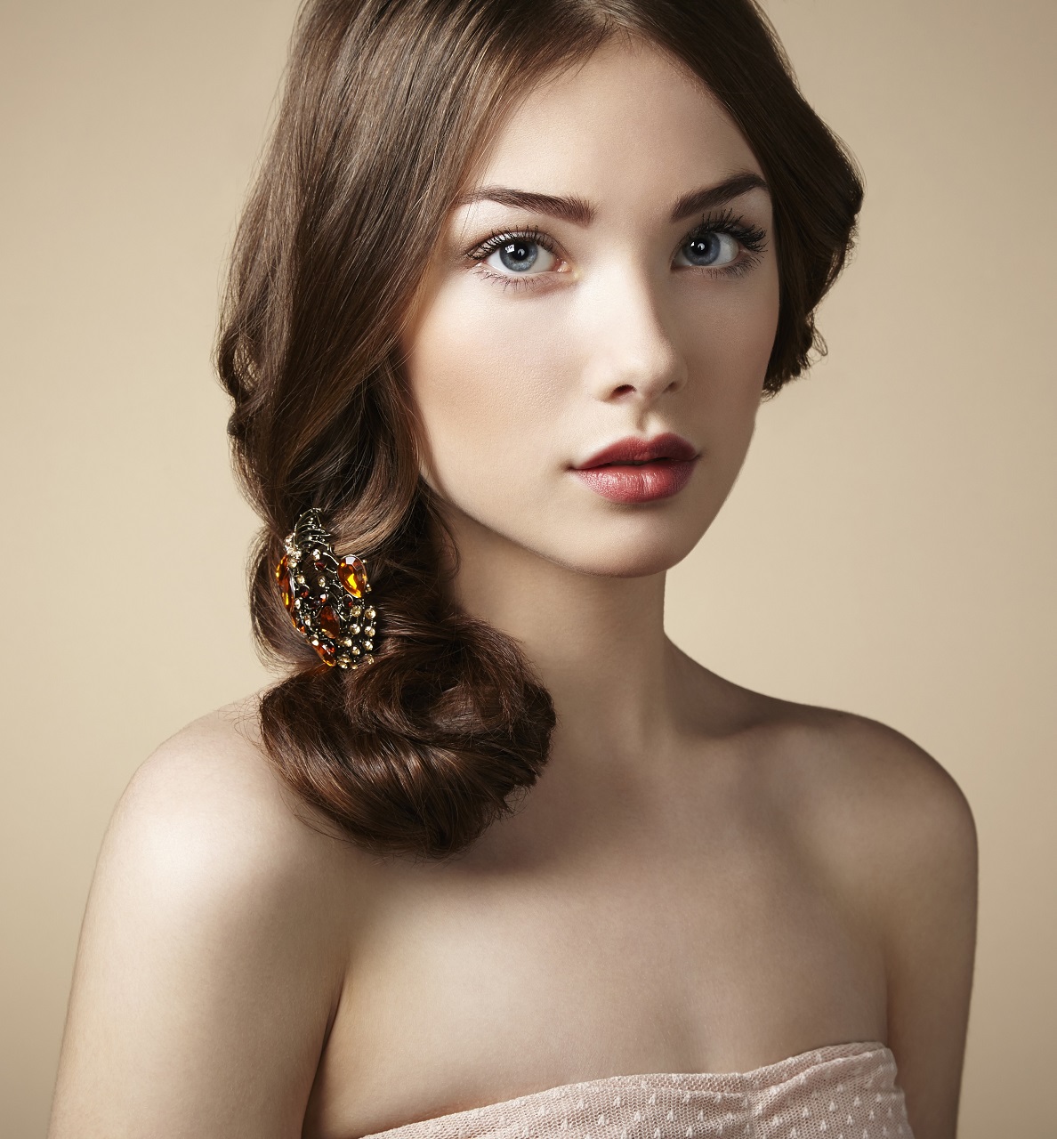 Brunette Hair Women Bare Shoulders Gray Eyes Lipstick Closeup 1188x1280