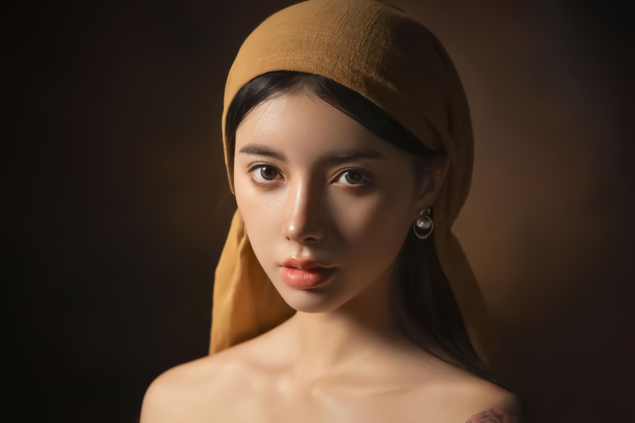 Lee Hu Women Shawl Asian Brunette Portrait Simple Background Face Model Studio Headscarf Earring 2048x1365