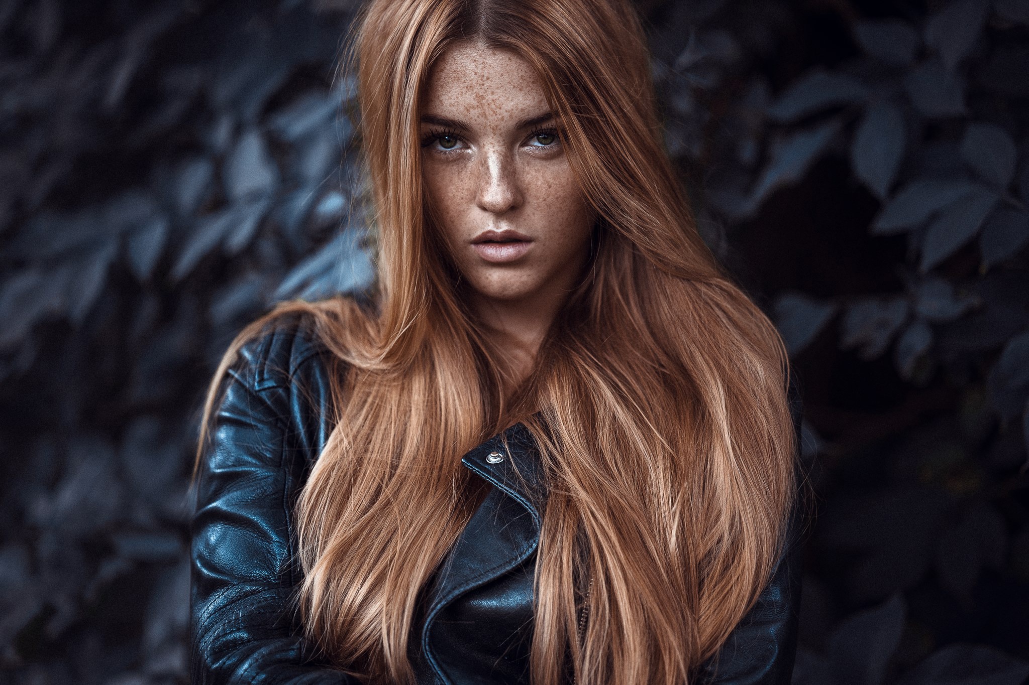 Redhead Freckles Lara Vogel 2048x1365