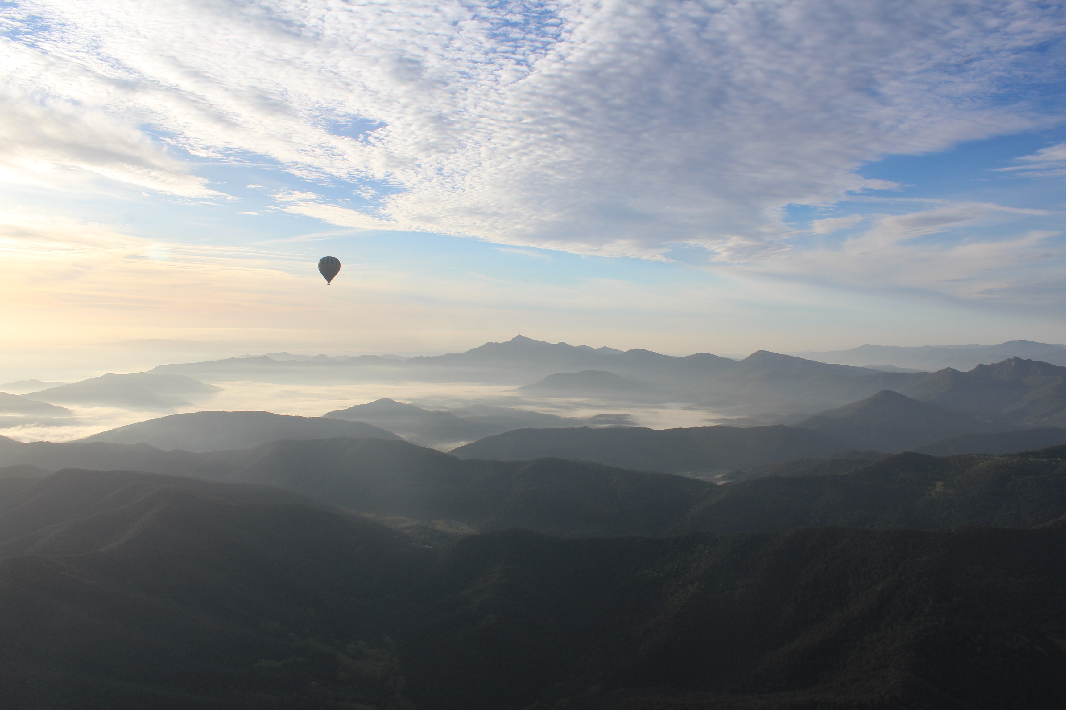 Nature Hot Air Balloons Mist Clouds Sky Mountains Sunlight Landscape 3456x2304